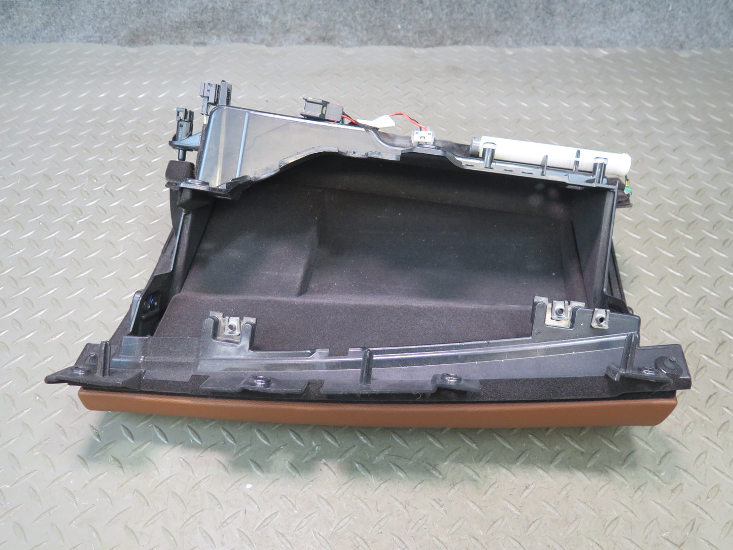 2014-2021 Maserati Quattroporte M156 Dashboard Glove Box Compartment Assembly