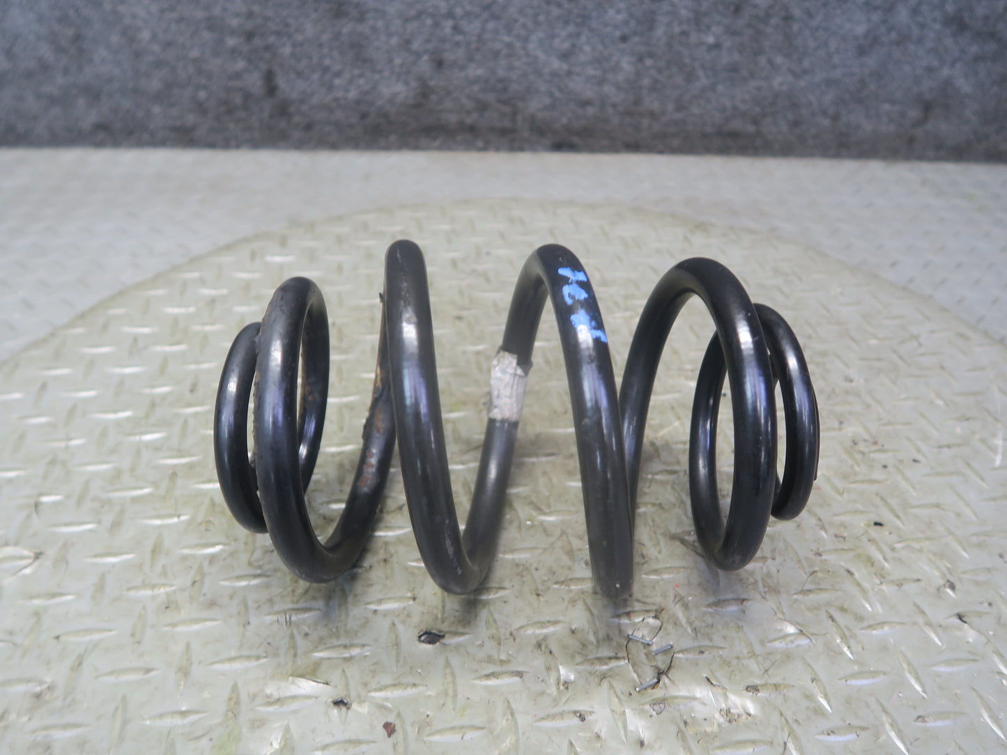 03-08 BMW E85 Z4 Set of 2 Rear Left & Right Suspension Coil Spring OEM