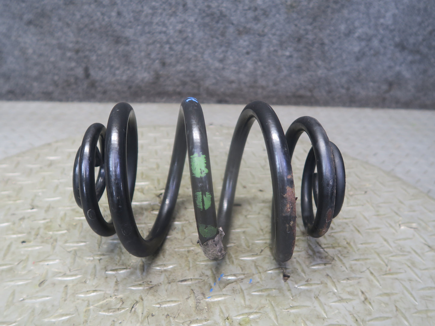 03-08 BMW E85 Z4 Set of 2 Rear Left & Right Suspension Coil Spring OEM