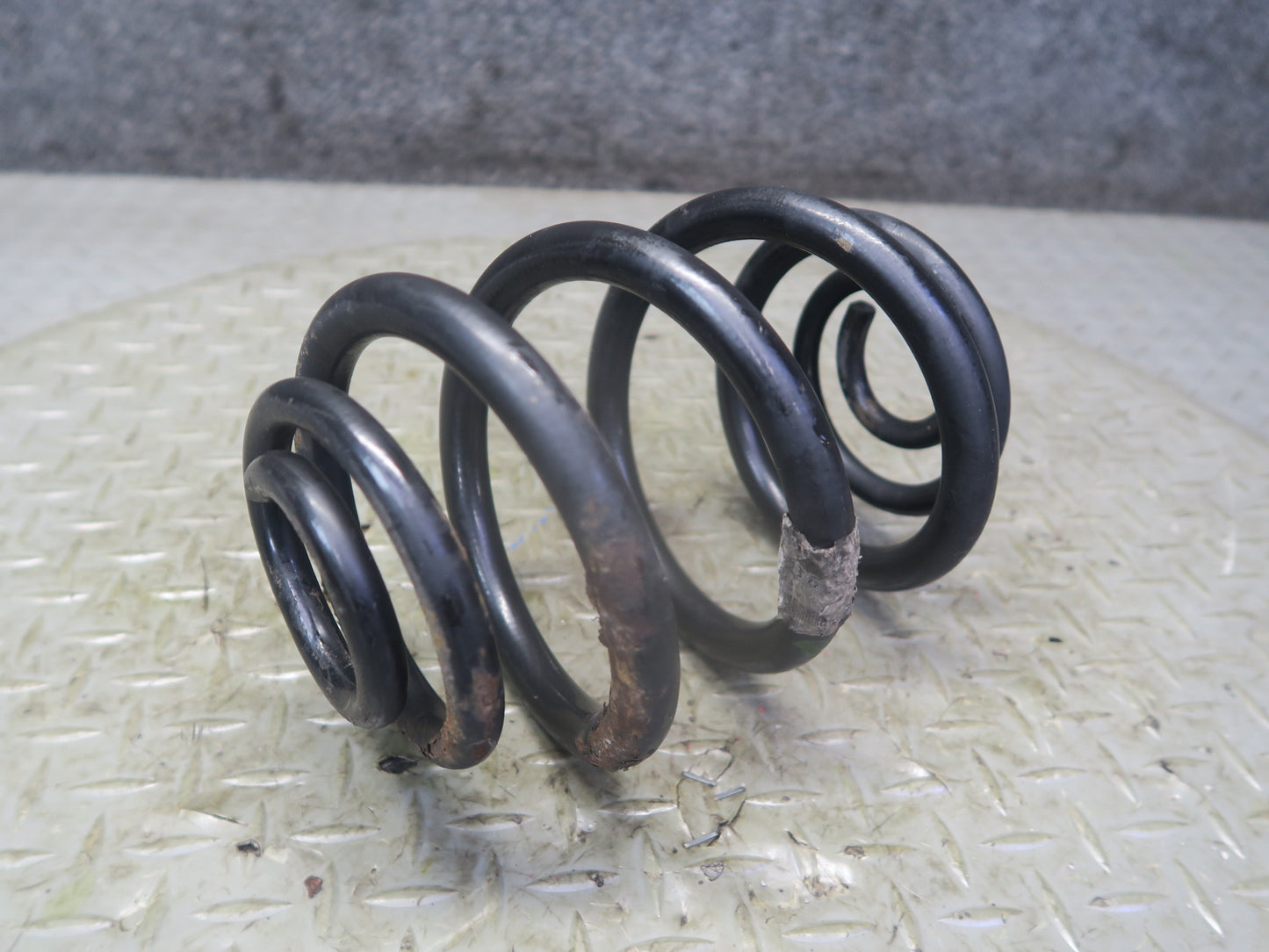 03-08 BMW E85 Z4 Set of 2 Rear Left & Right Suspension Coil Spring OEM