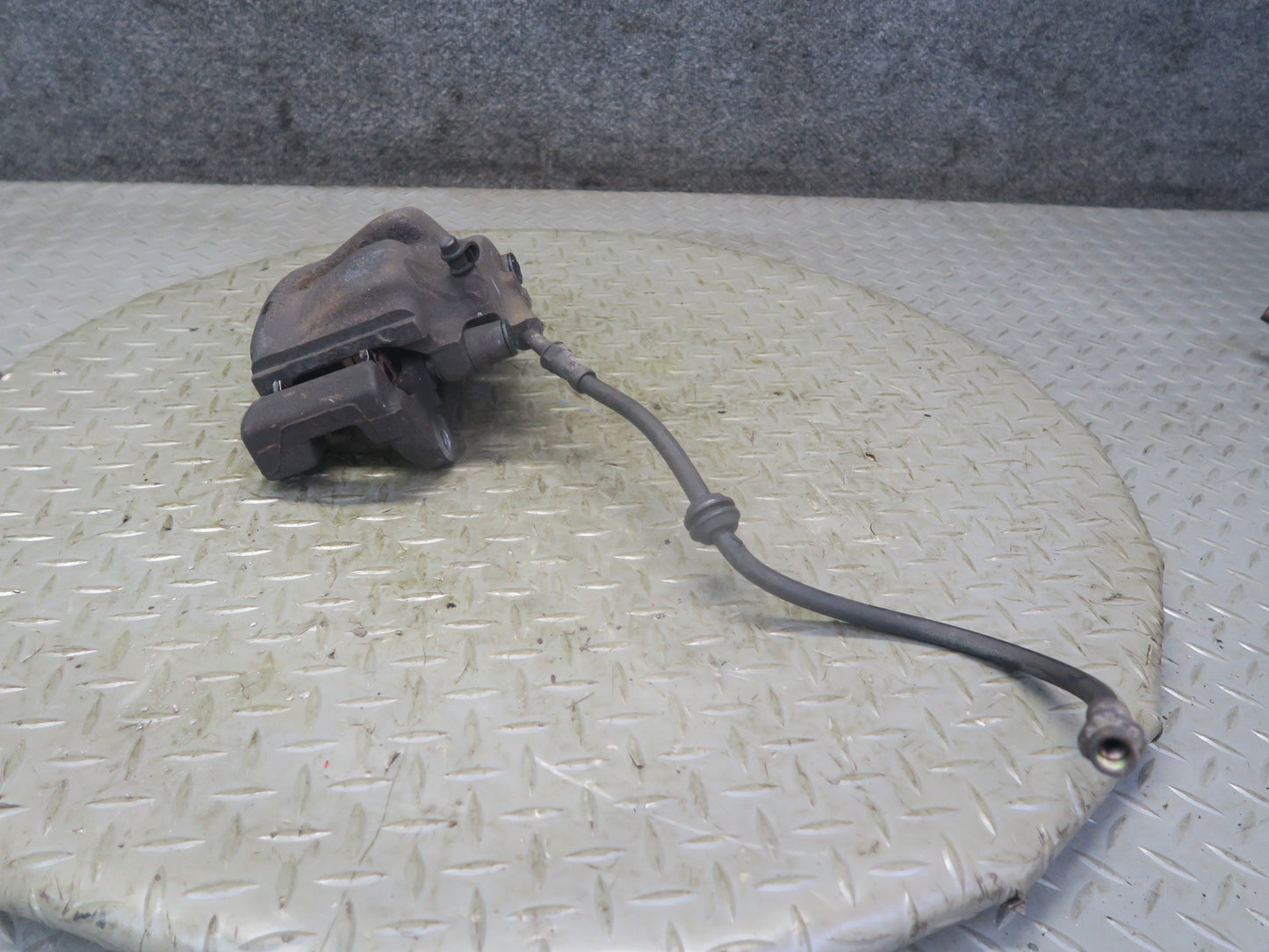 03-05 BMW E85 Z4 RWD Set of 2 Front Left & Right Brake Caliper OEM