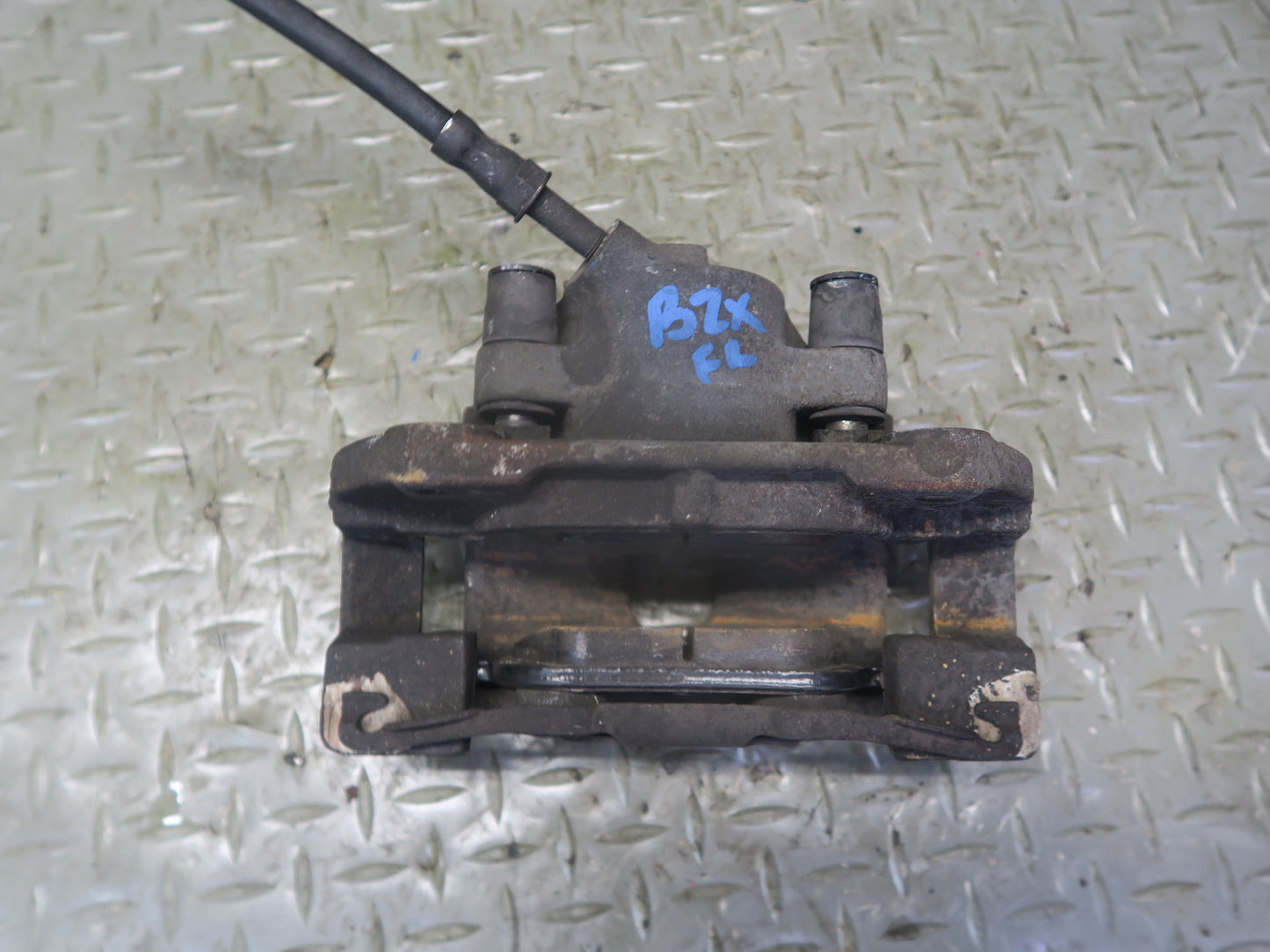 03-05 BMW E85 Z4 RWD Set of 2 Front Left & Right Brake Caliper OEM