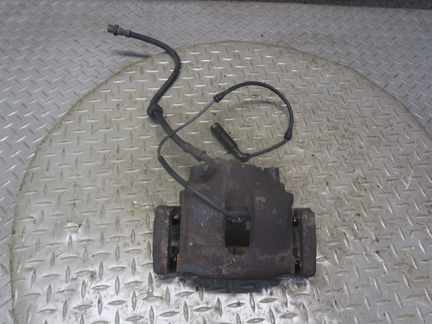 03-05 BMW E85 Z4 RWD Set of 2 Front Left & Right Brake Caliper OEM