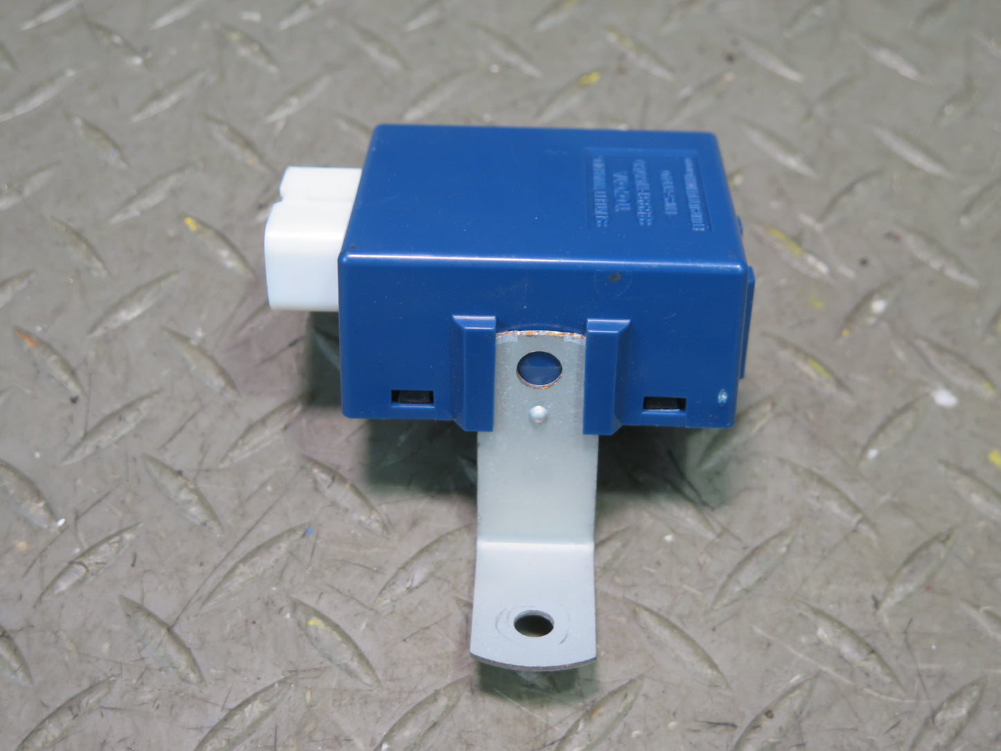 1996-1997 Lexus FZJ80L LX450 Seat Belt Warning  Relay Module 85991-16050