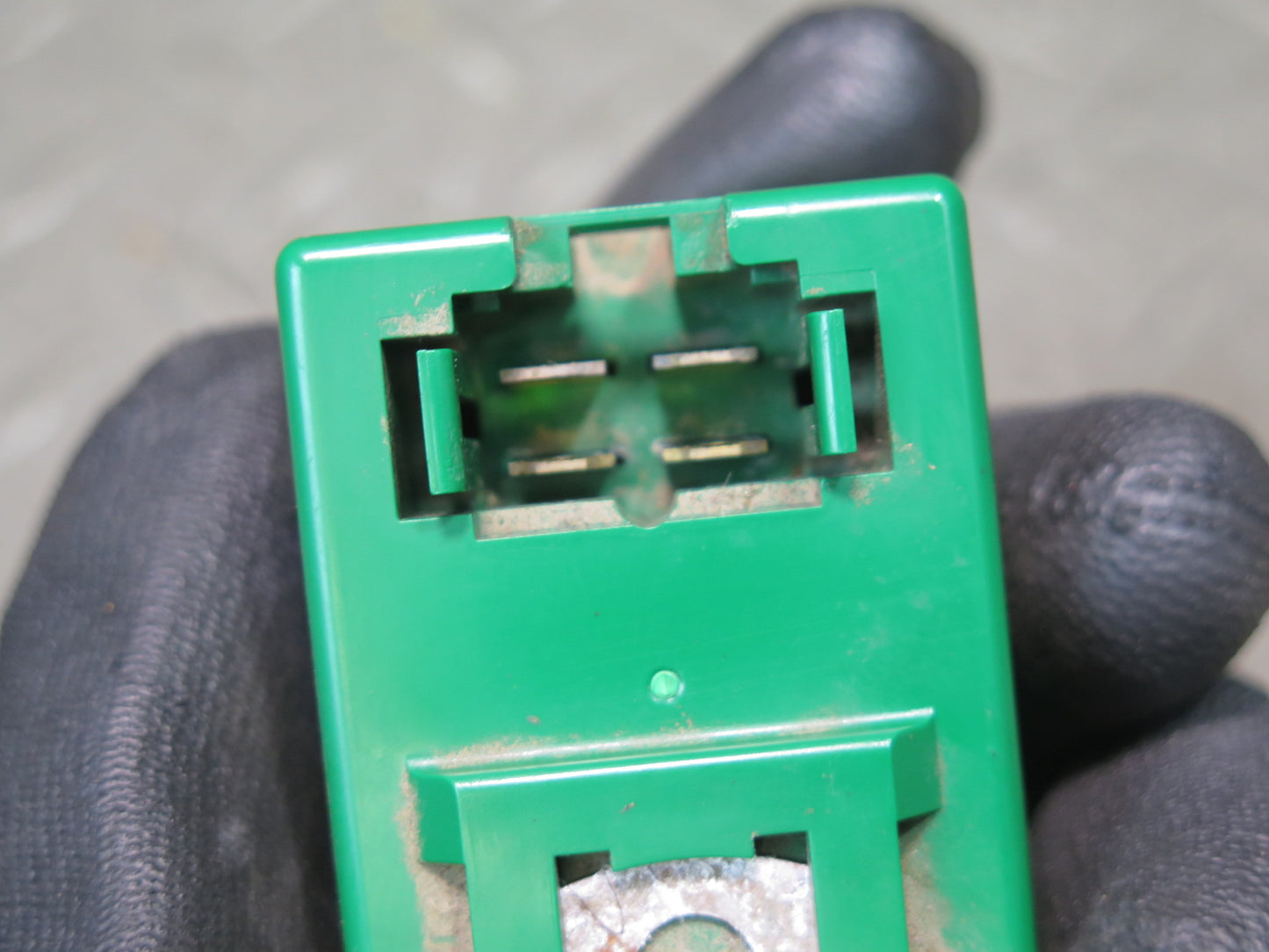 1996-1997 Lexus FZJ80L LX450 Light Lamp Relay Control Module 85965-60010