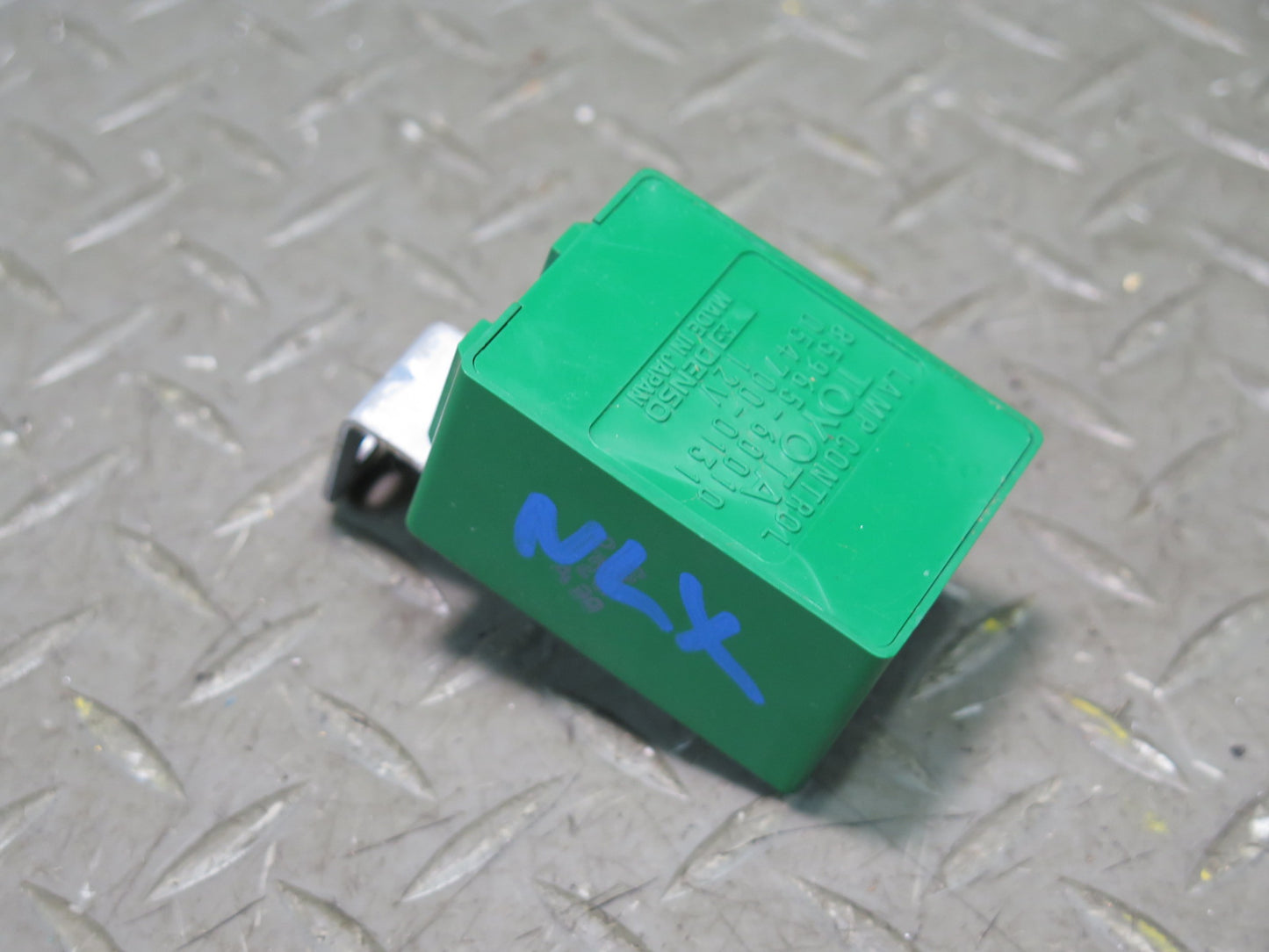 1996-1997 Lexus FZJ80L LX450 Light Lamp Relay Control Module 85965-60010
