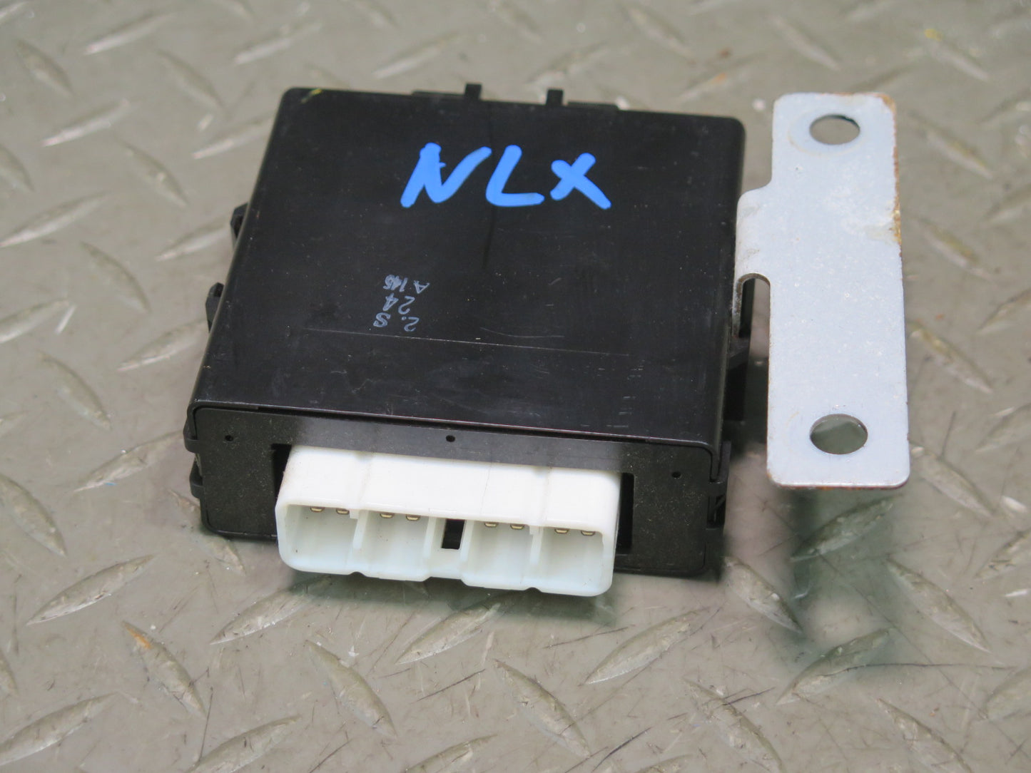 1996-1997 Lexus FZJ80L LX450 Antenna Relay Control Module 85914-60040