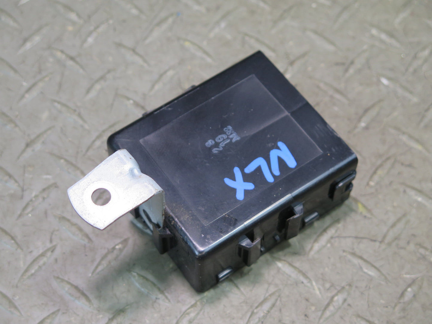 1996-1997 Lexus FZJ80L LX450 Transmission Relay Control Module 89531-60010