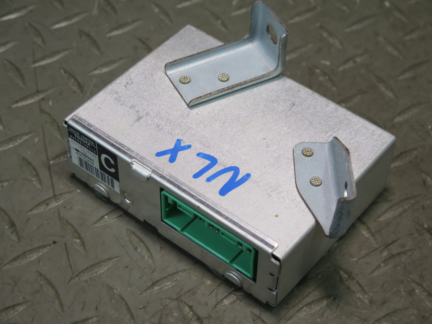1996-1997 Lexus FZJ80L LX450 Cruise Control  Module 88240-60170
