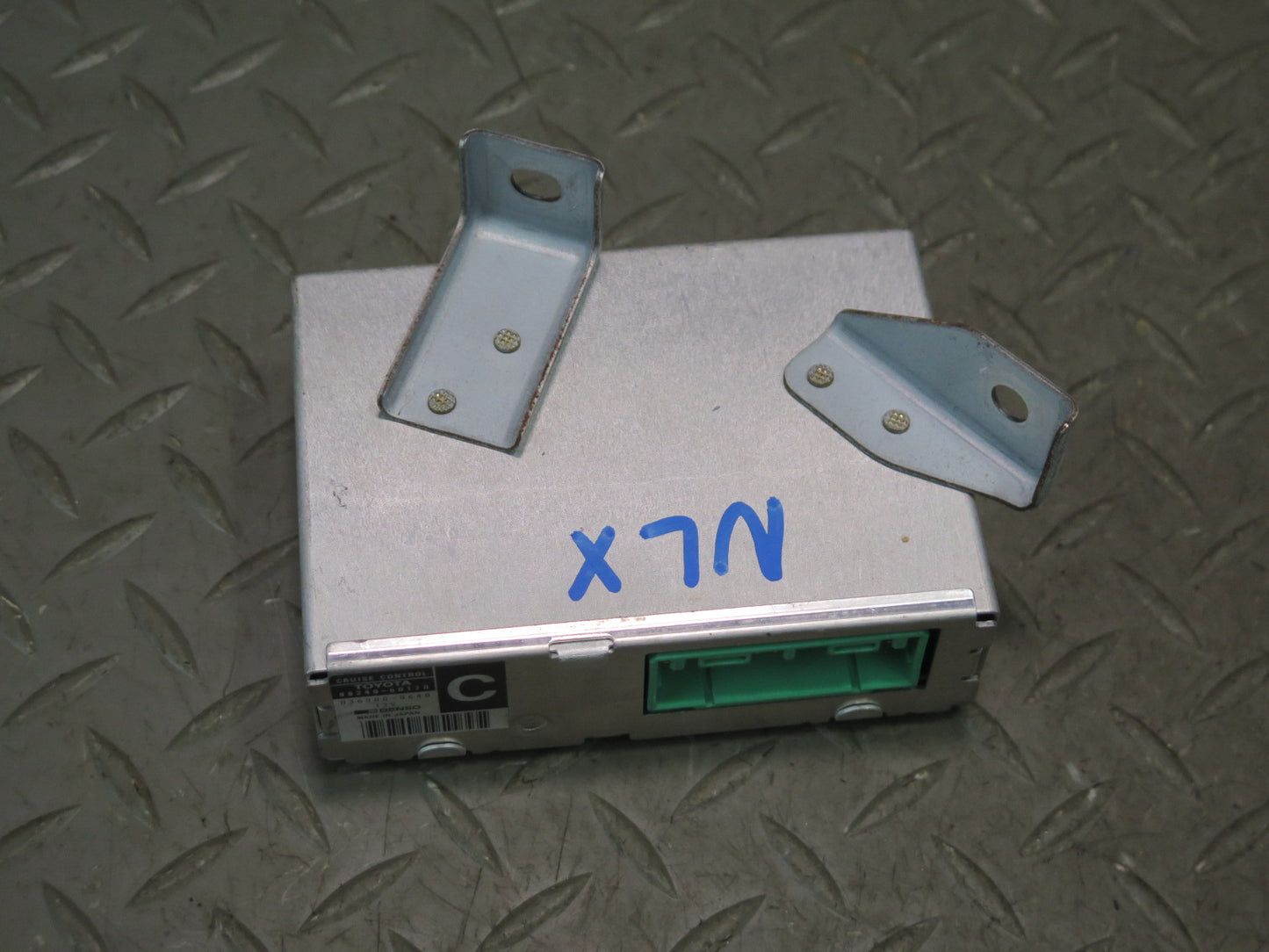 1996-1997 Lexus FZJ80L LX450 Cruise Control  Module 88240-60170