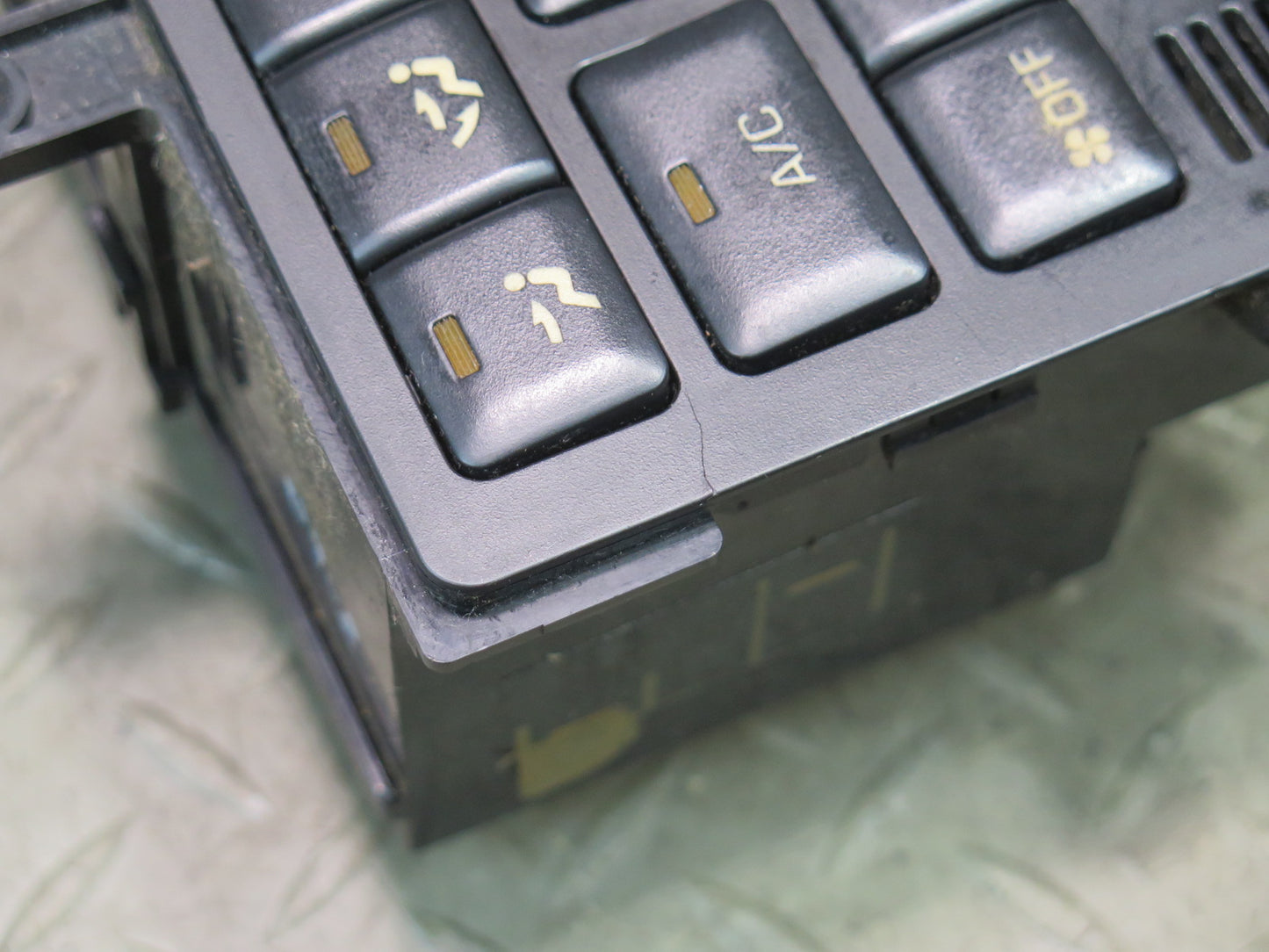 1996-1997 Lexus FZJ80L LX450 A/C Heater Climate Control Switch Panel