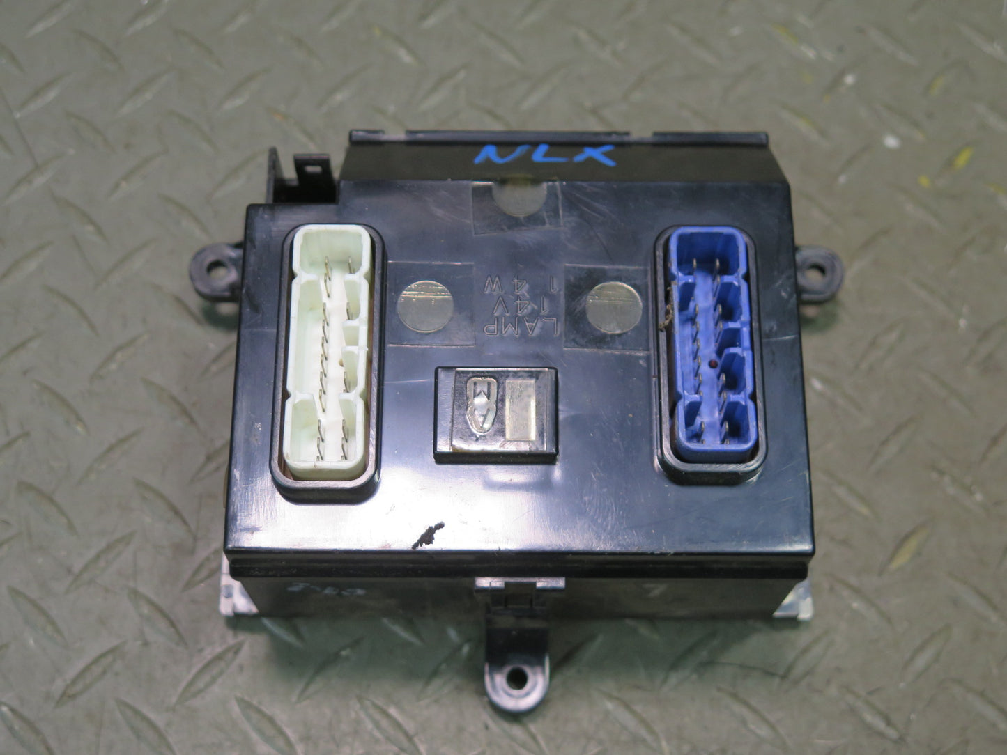 1996-1997 Lexus FZJ80L LX450 A/C Heater Climate Control Switch Panel