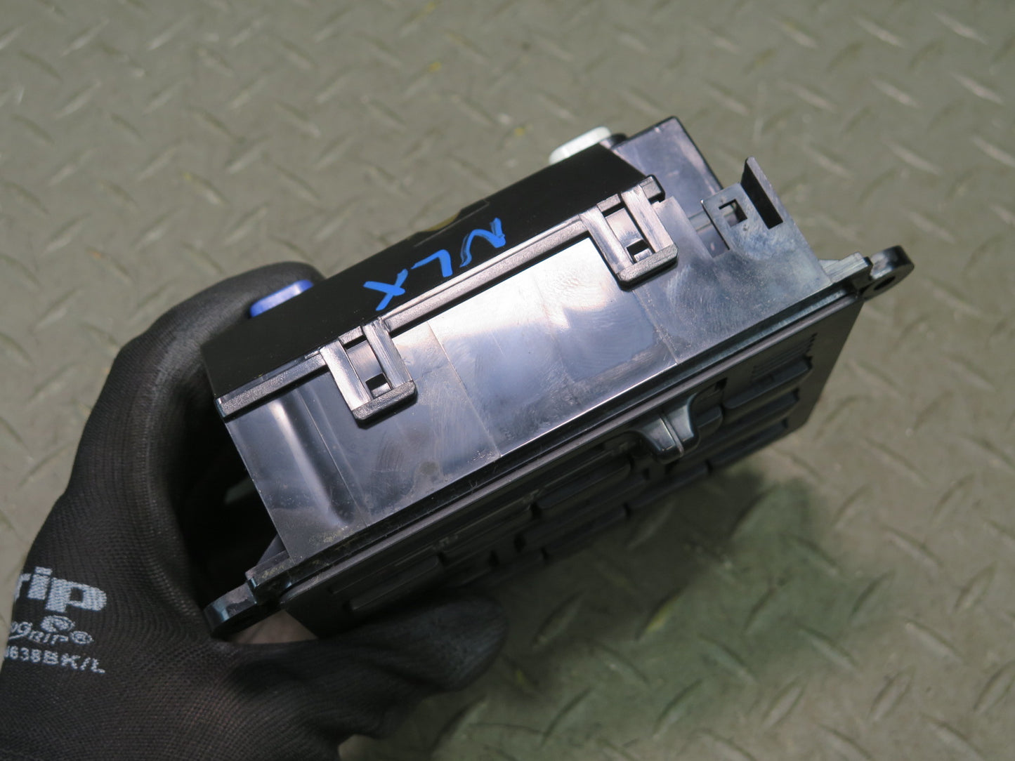 1996-1997 Lexus FZJ80L LX450 A/C Heater Climate Control Switch Panel