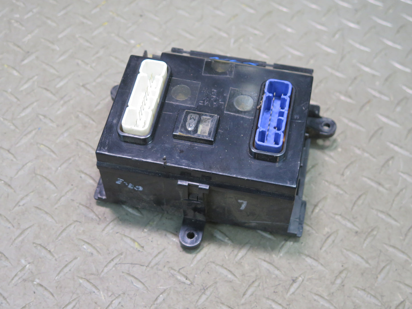 1996-1997 Lexus FZJ80L LX450 A/C Heater Climate Control Switch Panel