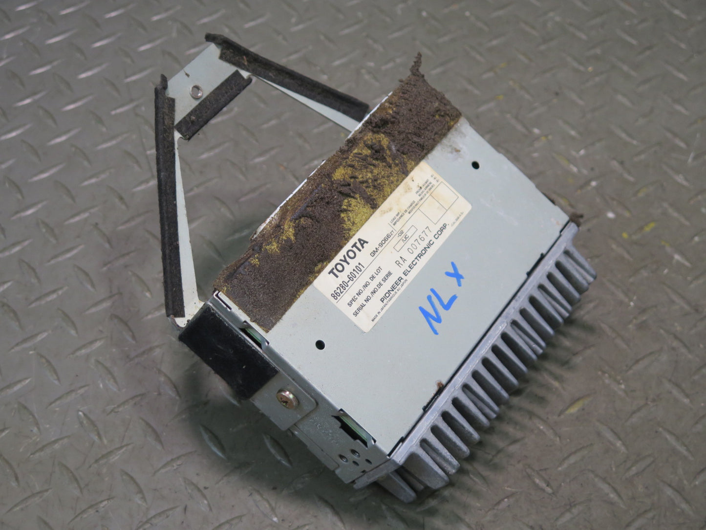 1996-1997 Lexus FZJ80L LX450 Radio Audio Amplifier AMP 86280-60101
