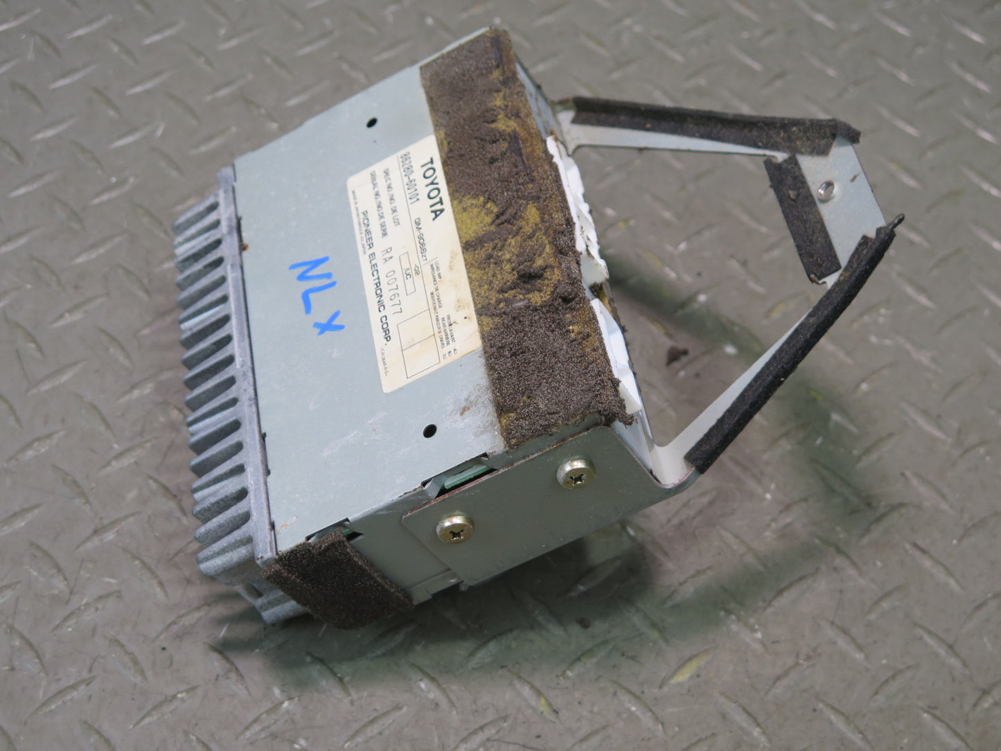 1996-1997 Lexus FZJ80L LX450 Radio Audio Amplifier AMP 86280-60101