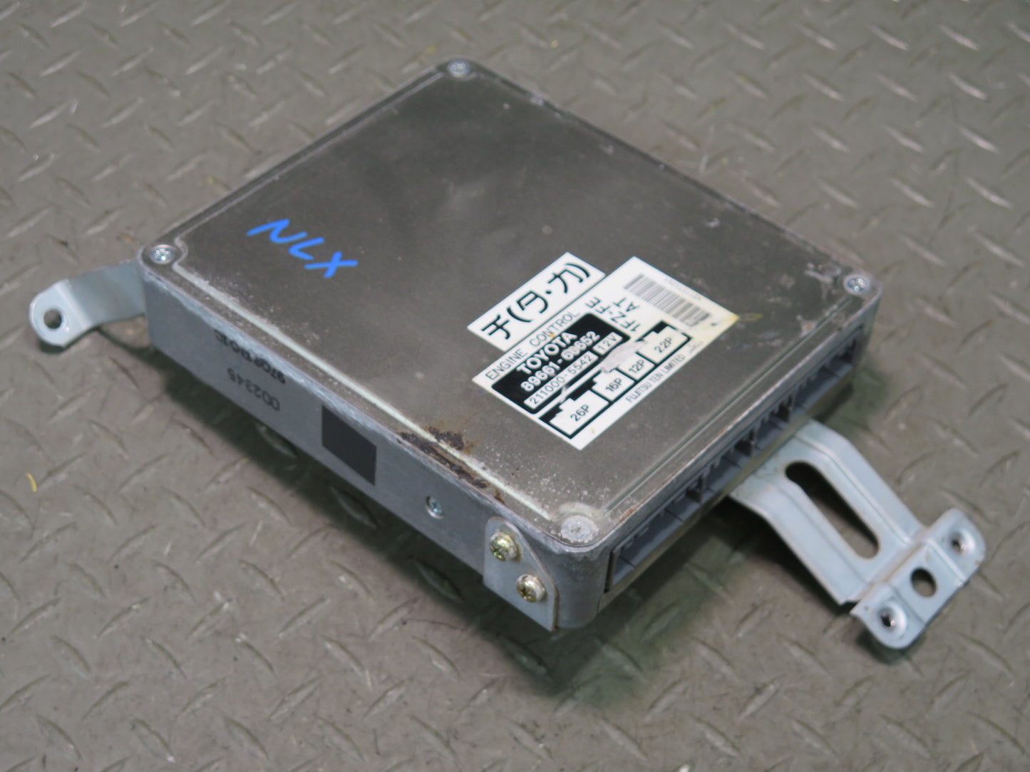 1996-1997 Lexus FZJ80L LX450 4.5L 1FZFE A/T ECU ECM Engine Control Module Unit