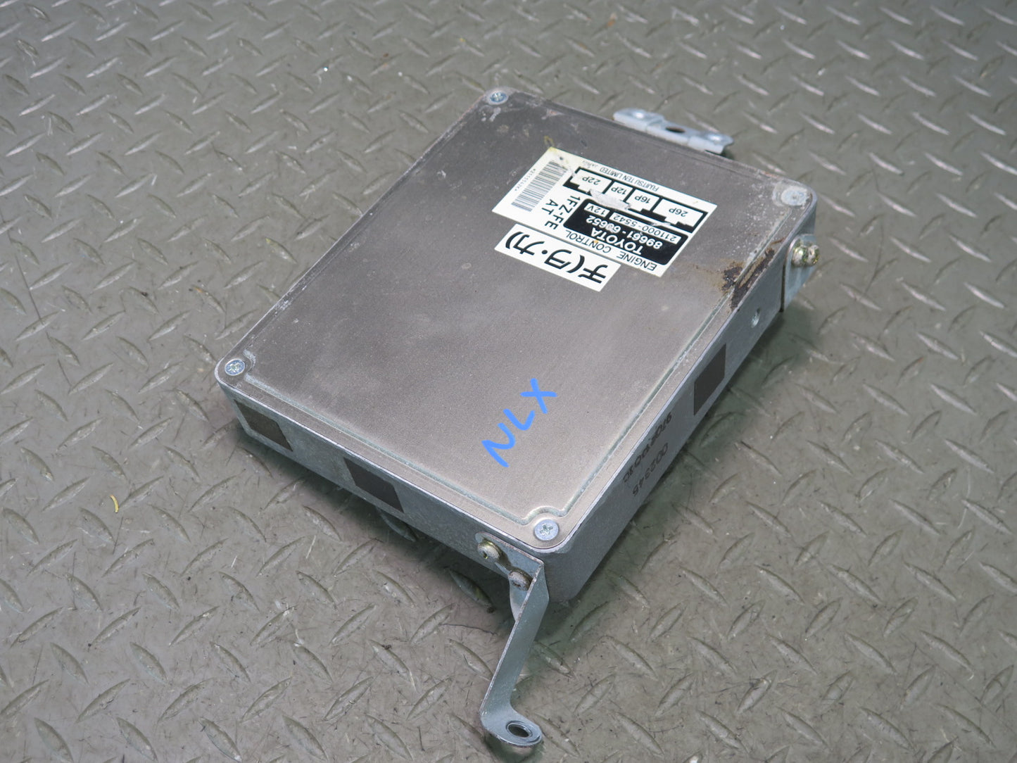 1996-1997 Lexus FZJ80L LX450 4.5L 1FZFE A/T ECU ECM Engine Control Module Unit