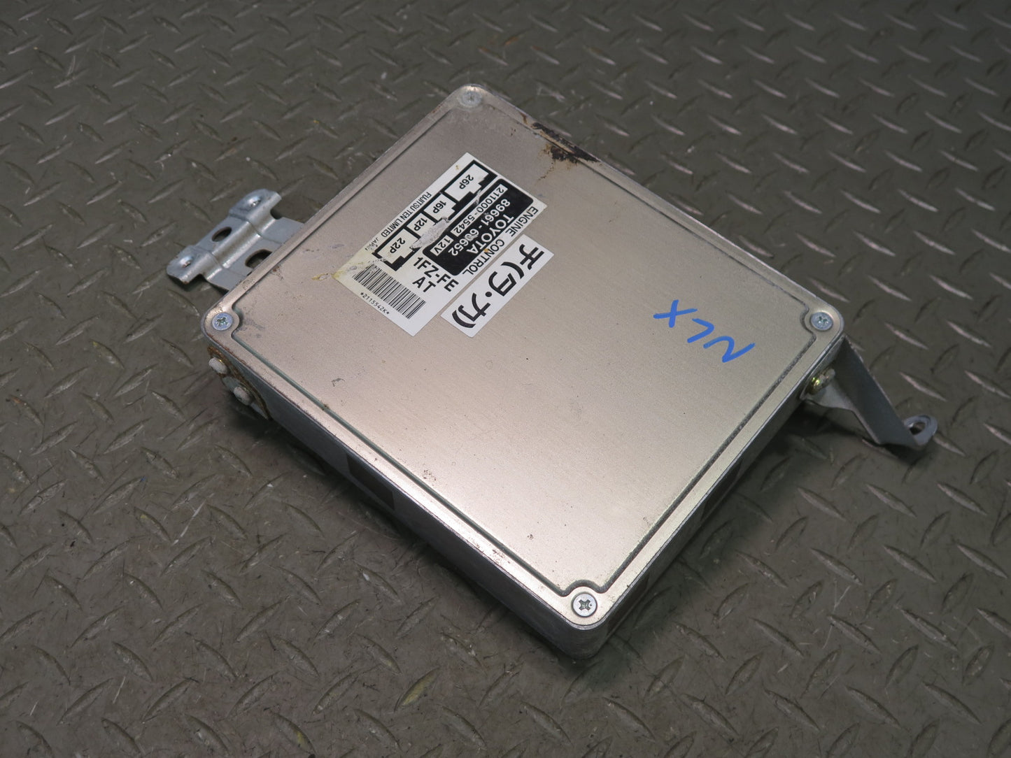 1996-1997 Lexus FZJ80L LX450 4.5L 1FZFE A/T ECU ECM Engine Control Module Unit