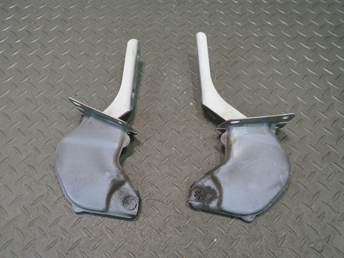 1996-1997 Lexus FZJ80L LX450 Front Left & Right Hood Hinge Set of 2
