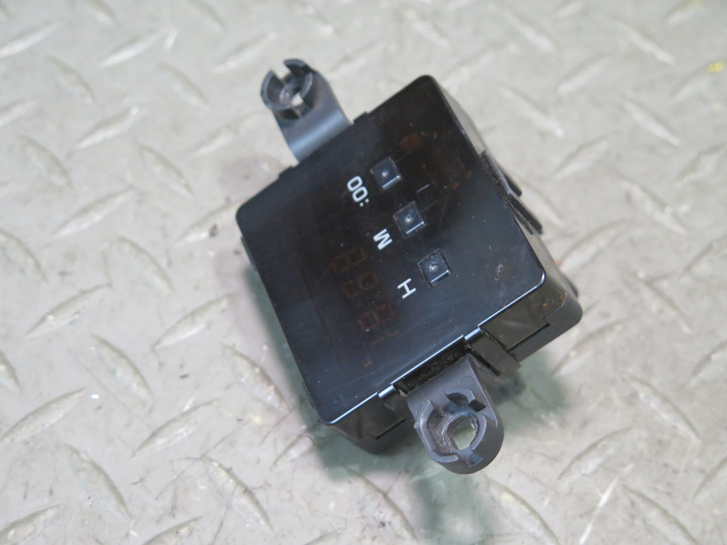 1996-1997 Lexus FZJ80L LX450 Dash Digital Clock Unit 83910-60150