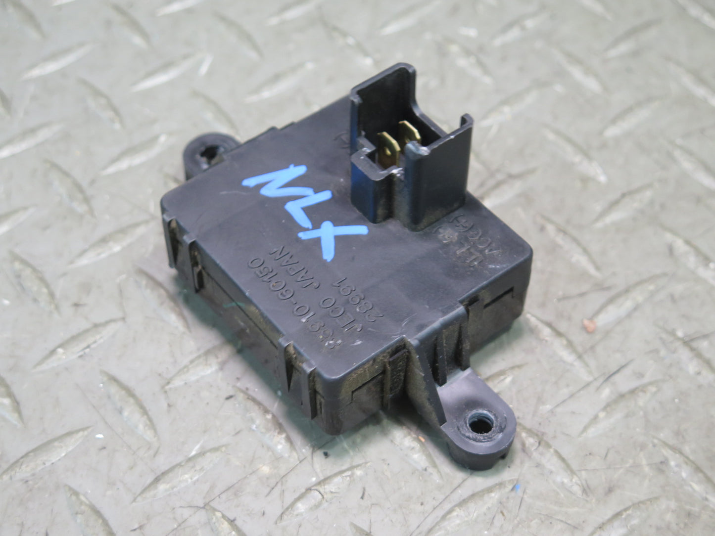 1996-1997 Lexus FZJ80L LX450 Dash Digital Clock Unit 83910-60150