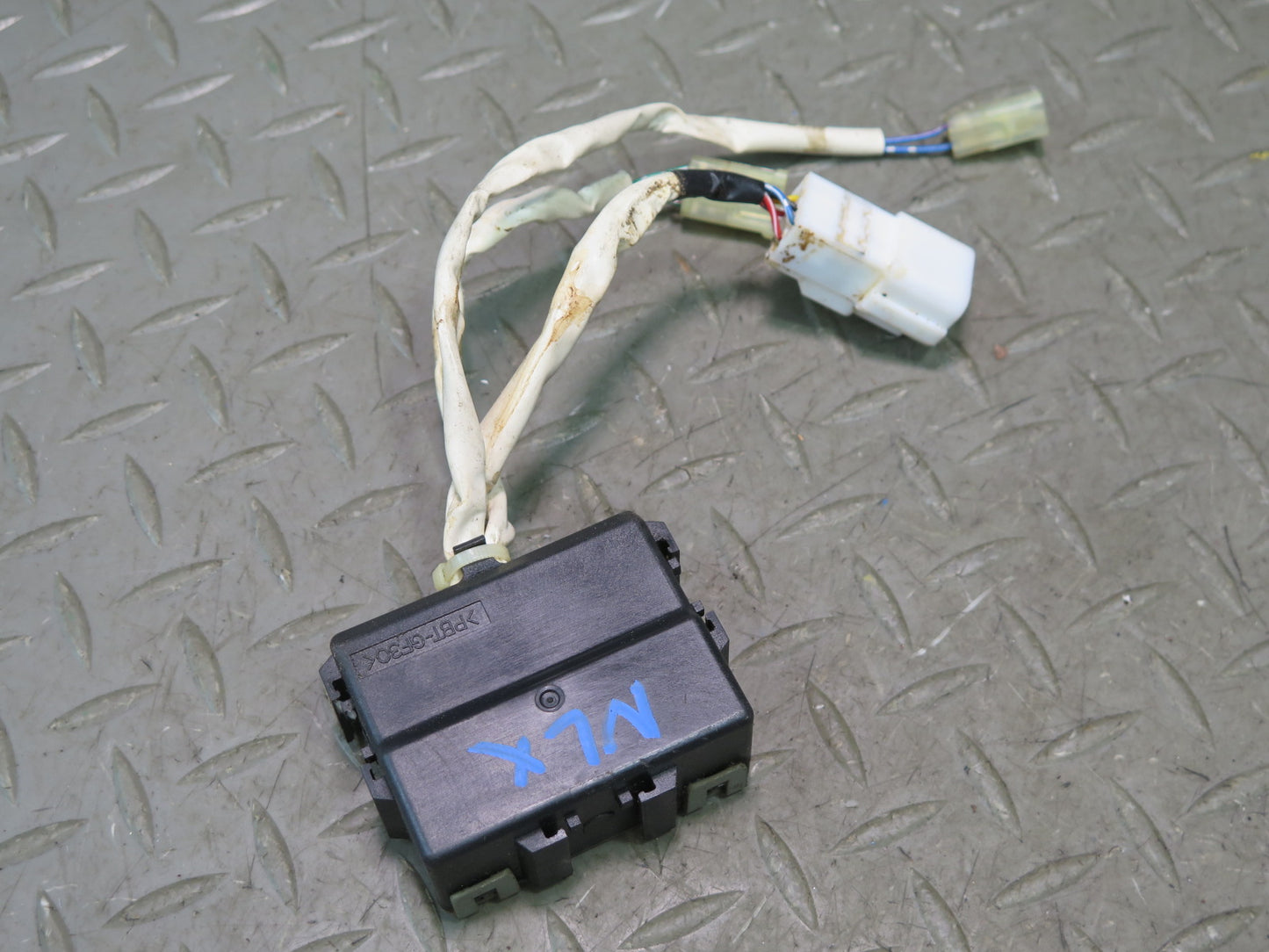 1996-1997 Lexus FZJ80L LX450 Transmission Shift Lock Control Module 85933-60050