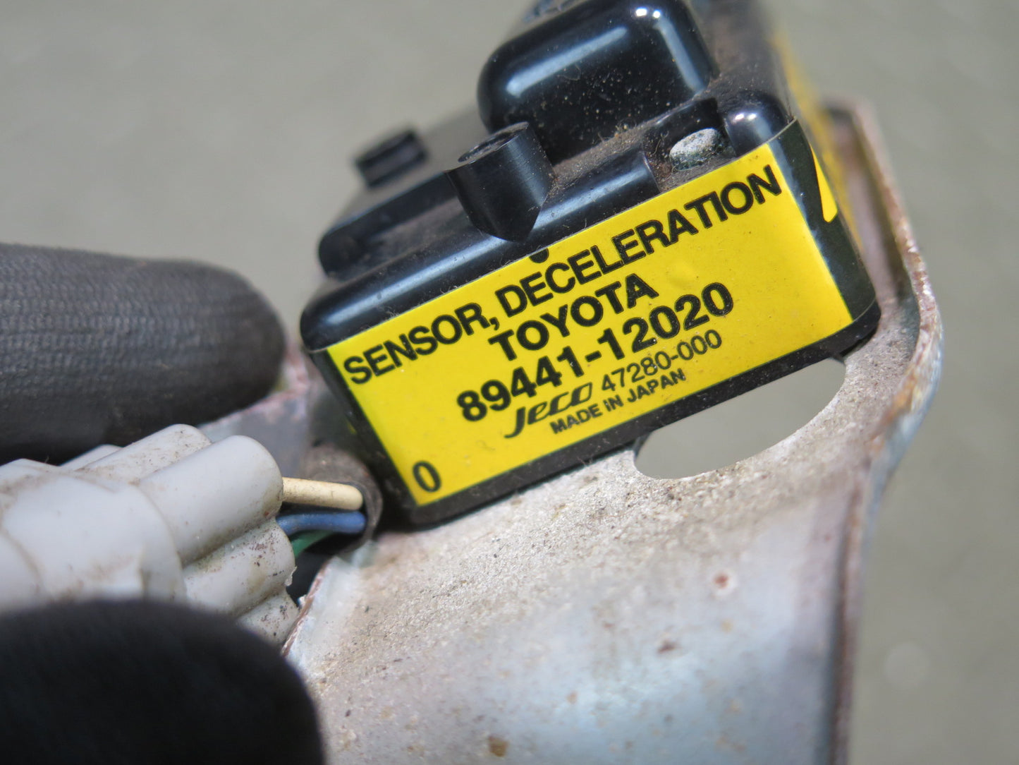 1996-1997 Lexus FZJ80L LX450 Anti Lock ABS Deceleration Sensor 89441-12020