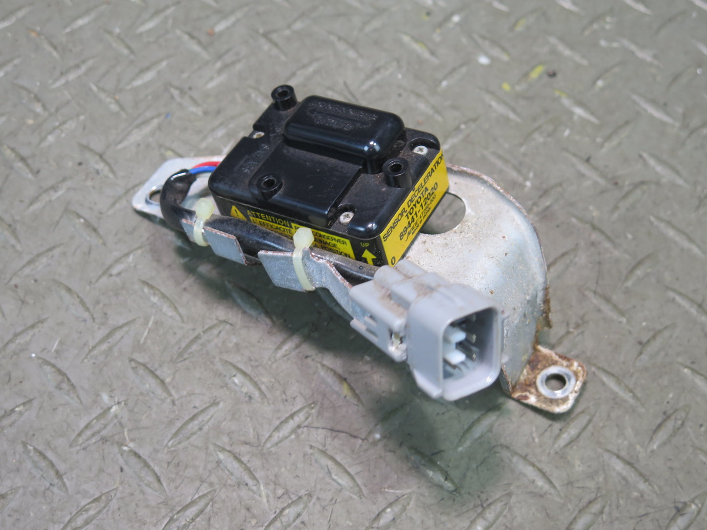 1996-1997 Lexus FZJ80L LX450 Anti Lock ABS Deceleration Sensor 89441-12020
