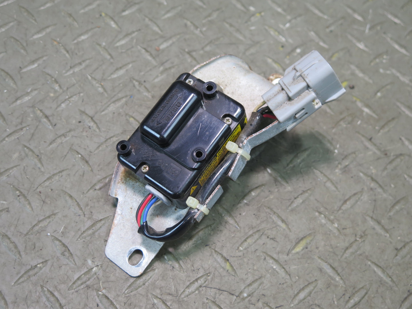 1996-1997 Lexus FZJ80L LX450 Anti Lock ABS Deceleration Sensor 89441-12020