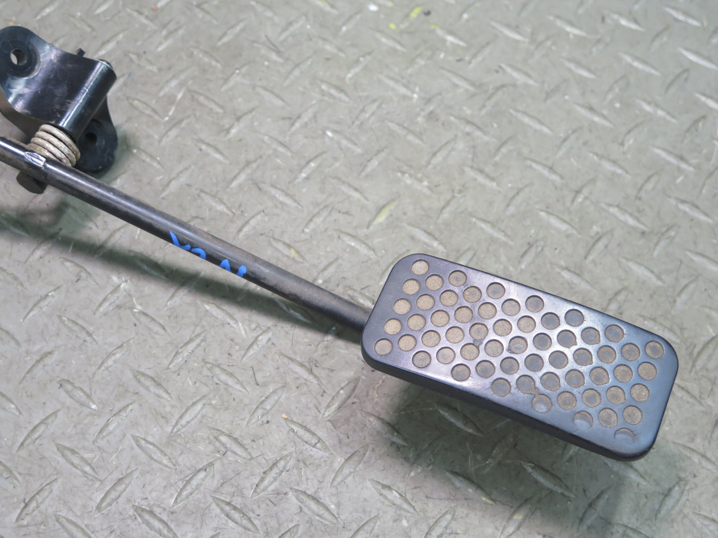 1996-1997 Lexus FZJ80L LX450 Gas Acceleration Pedal