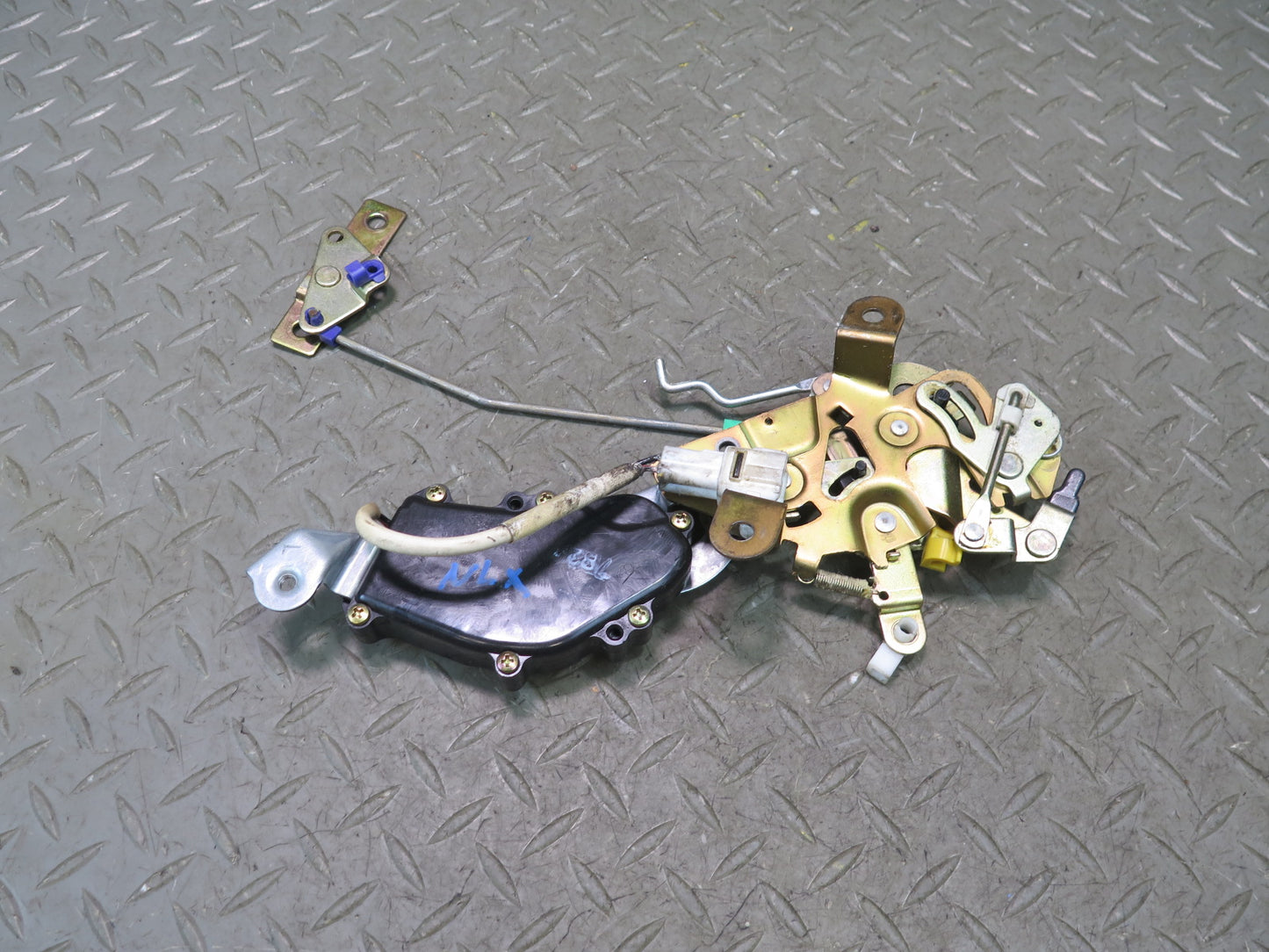 1996-1997 Lexus FZJ80L LX450 Rear Trunk Liftgate Tailgate Lock Latch Actuator