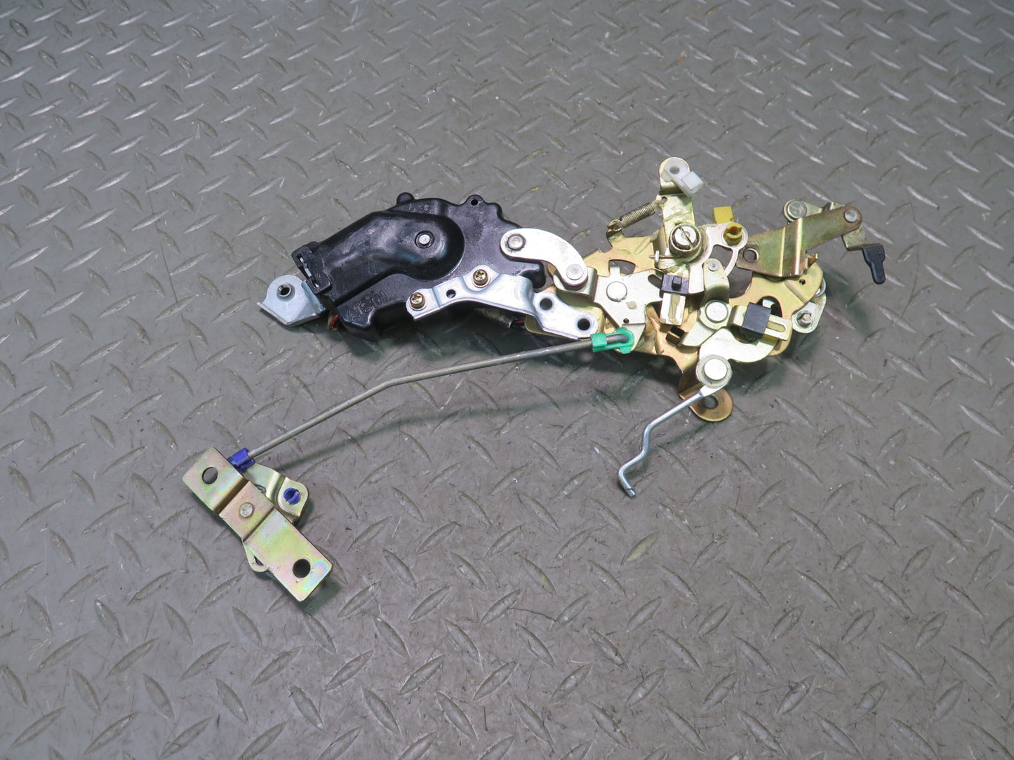 1996-1997 Lexus FZJ80L LX450 Rear Trunk Liftgate Tailgate Lock Latch Actuator