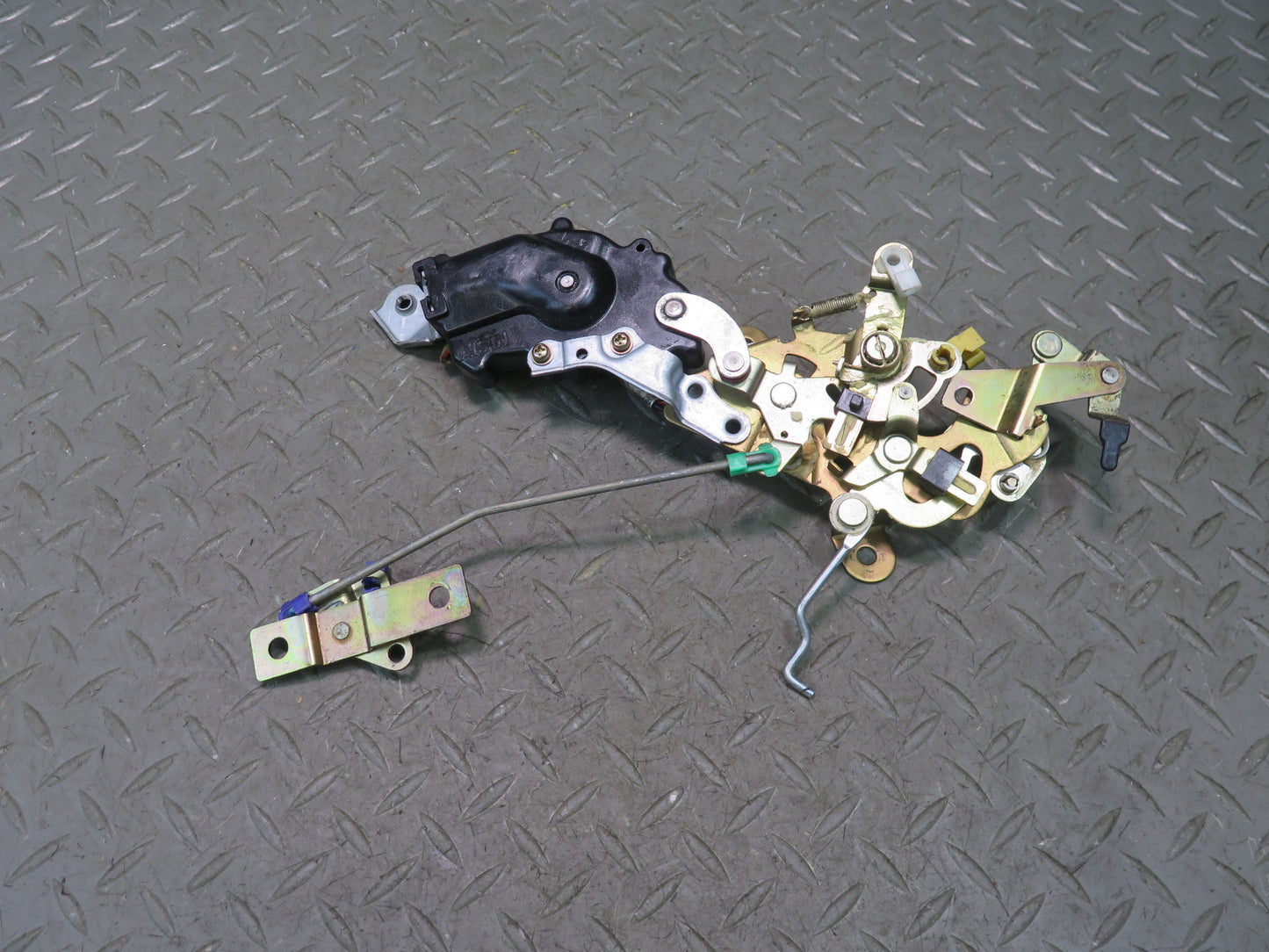 1996-1997 Lexus FZJ80L LX450 Rear Trunk Liftgate Tailgate Lock Latch Actuator