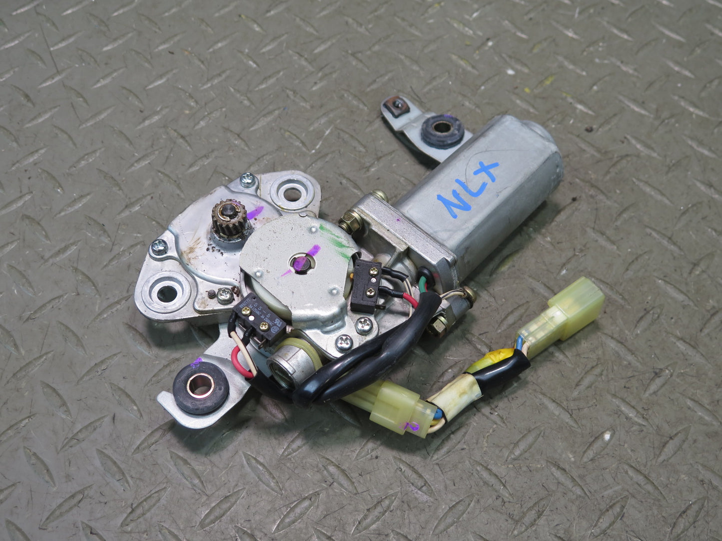 1996-1997 Lexus FZJ80L LX450 Sunroof Motor Drive Unit 85730-60011