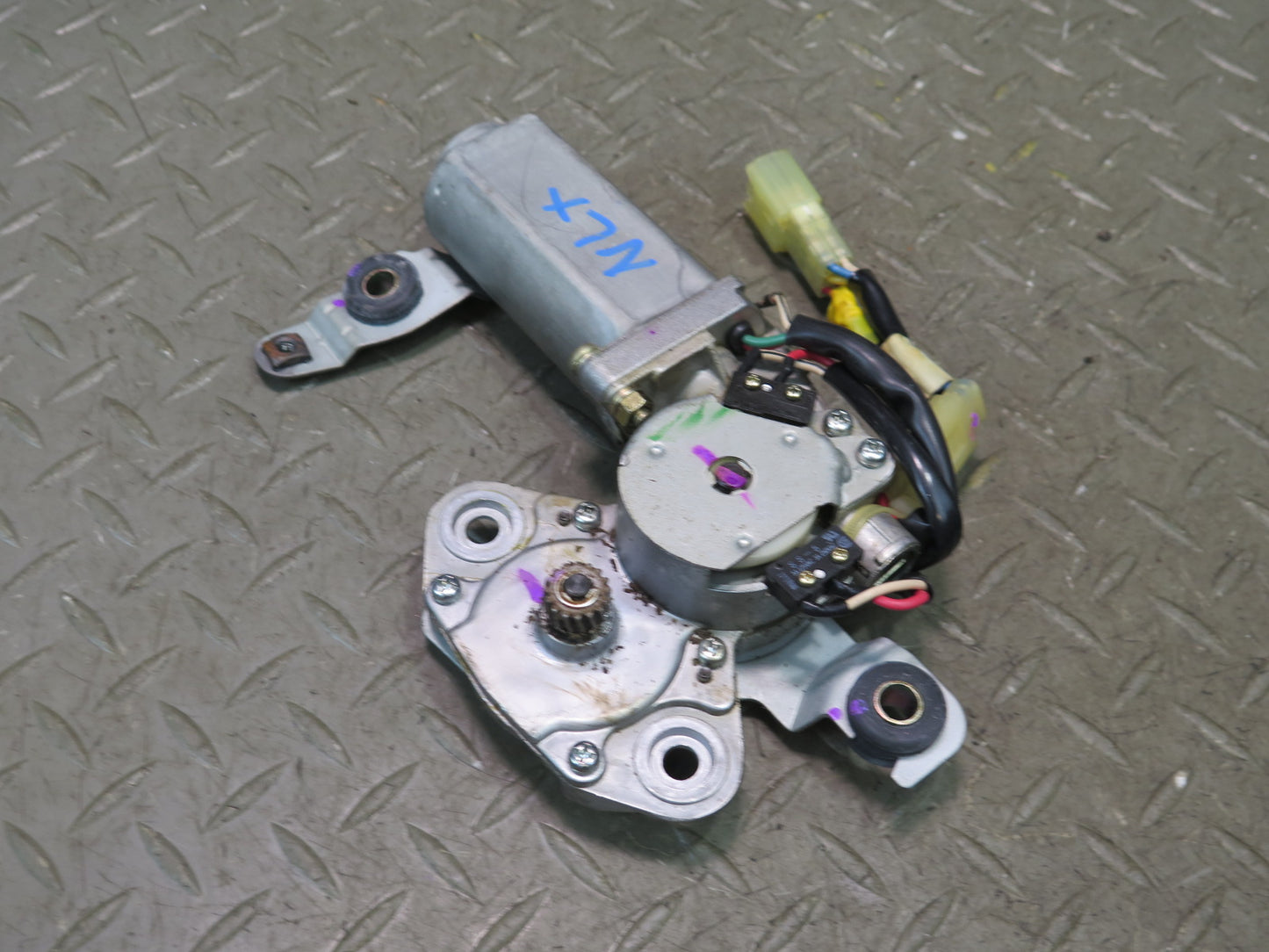 1996-1997 Lexus FZJ80L LX450 Sunroof Motor Drive Unit 85730-60011