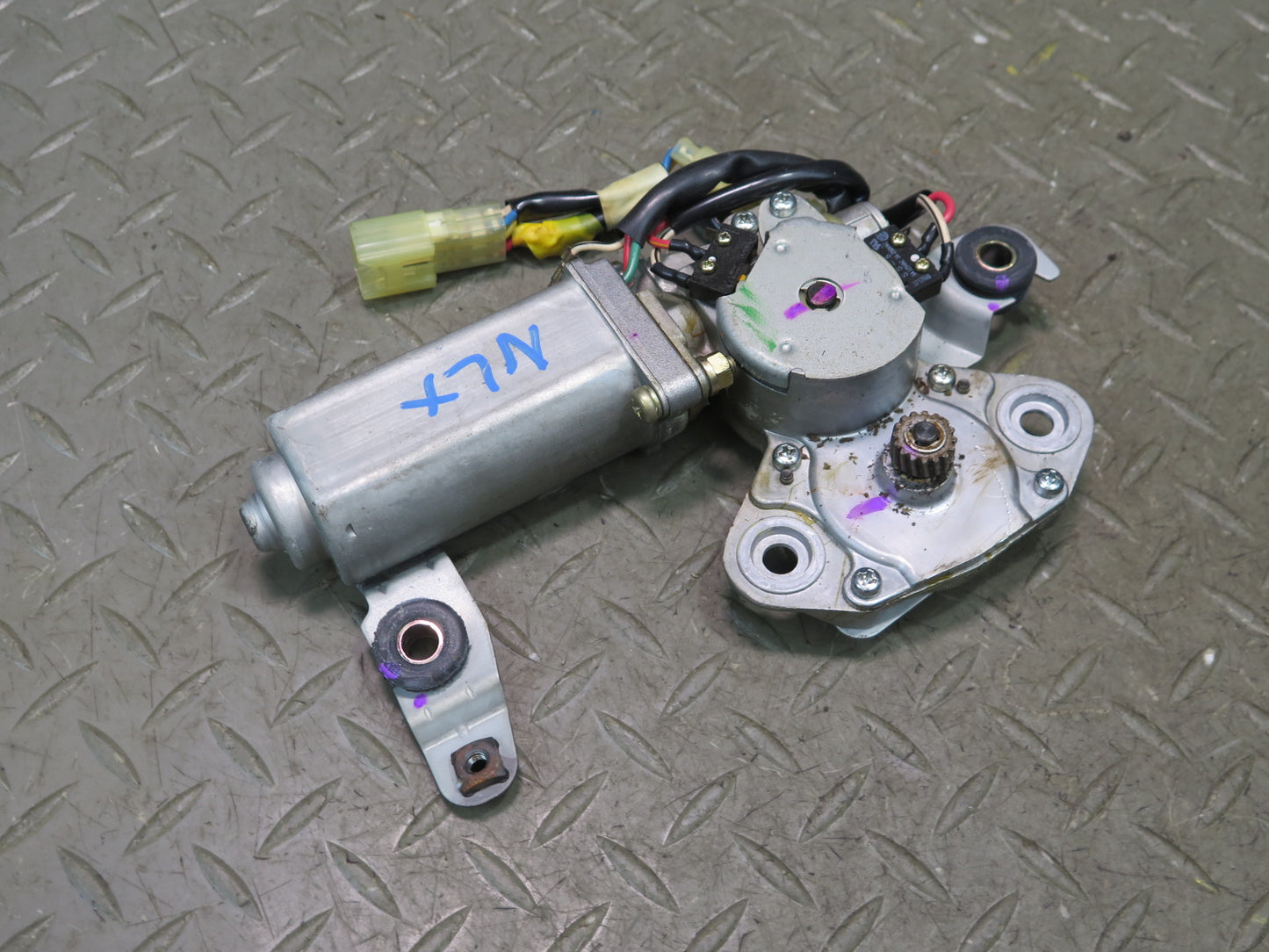 1996-1997 Lexus FZJ80L LX450 Sunroof Motor Drive Unit 85730-60011