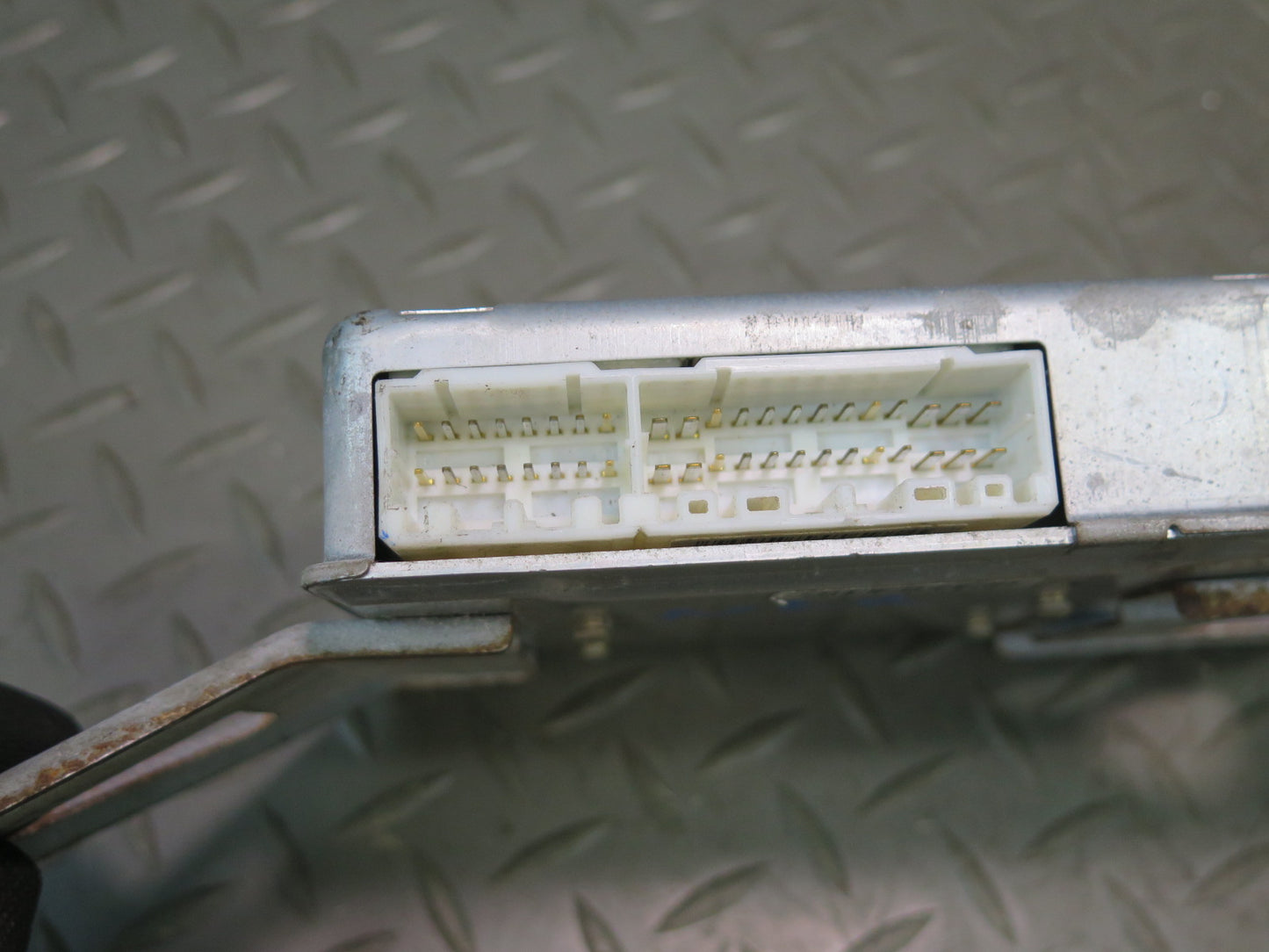 1996-1997 Lexus FZJ80L LX450 Anti Lock Brake ABS Controlm Module 89541-60020
