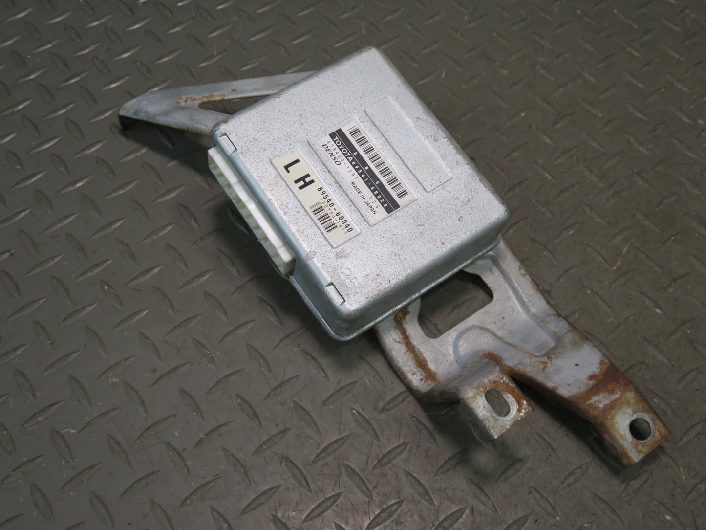 1996-1997 Lexus FZJ80L LX450 Anti Lock Brake ABS Controlm Module 89541-60020