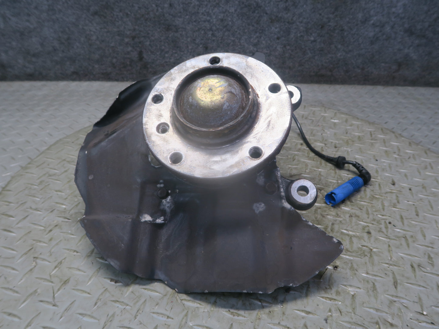 03-08 BMW E85 Z4 RWD Front Left Spindle Knuckle Wheel Hub Bearing OEM