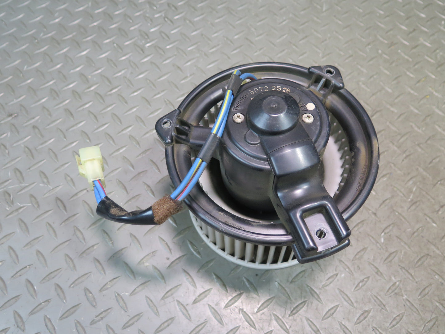 96-97 Lexus FZJ80L LX450 Front A/C Heater Blower Motor w A/C Amplifier Resistor