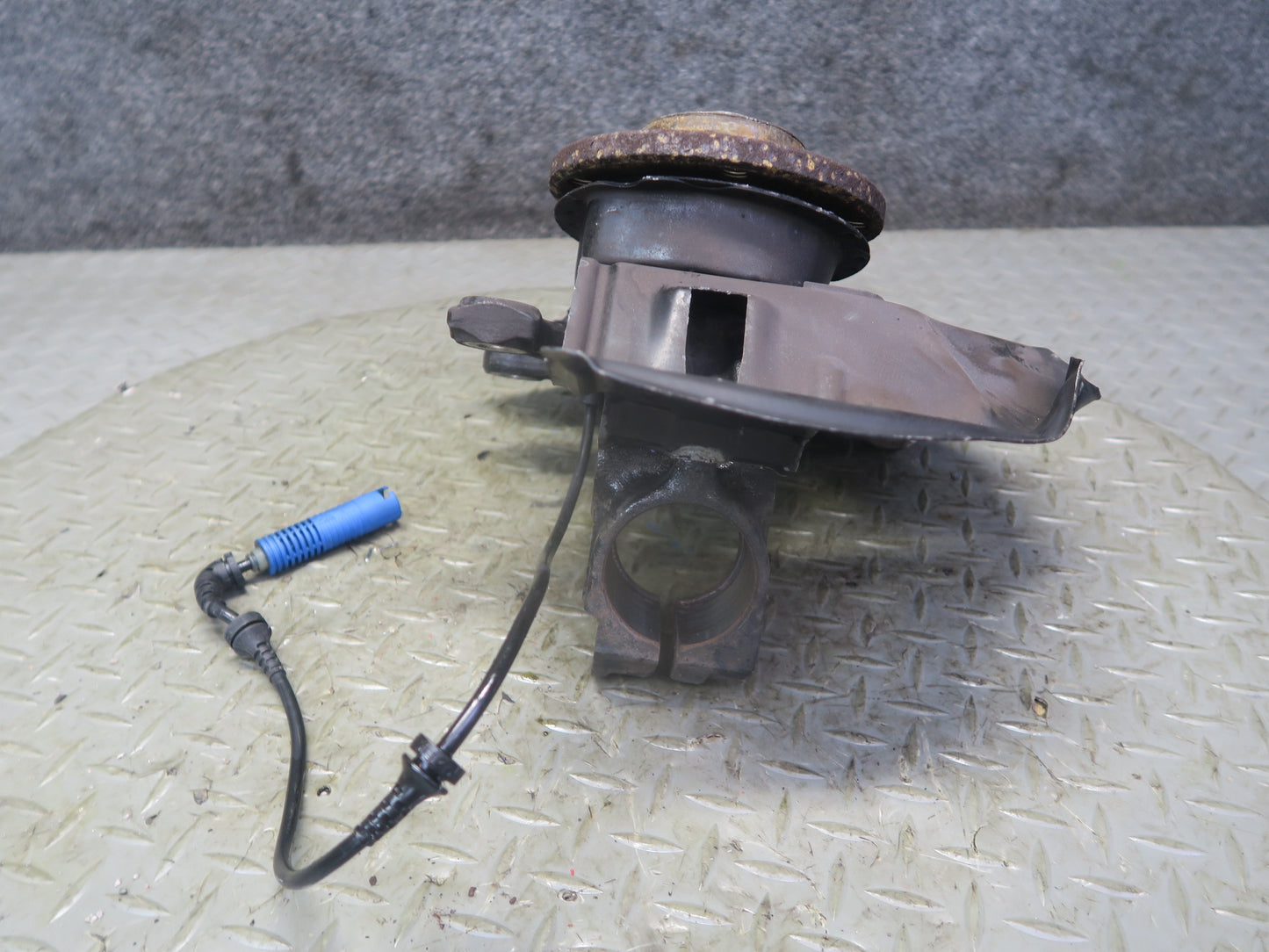 03-08 BMW E85 Z4 RWD Front Left Spindle Knuckle Wheel Hub Bearing OEM