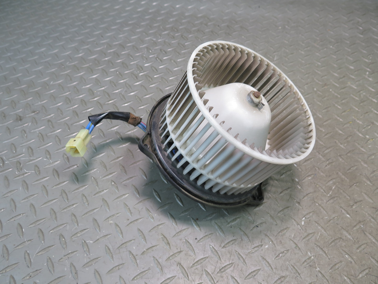 96-97 Lexus FZJ80L LX450 Front A/C Heater Blower Motor w A/C Amplifier Resistor
