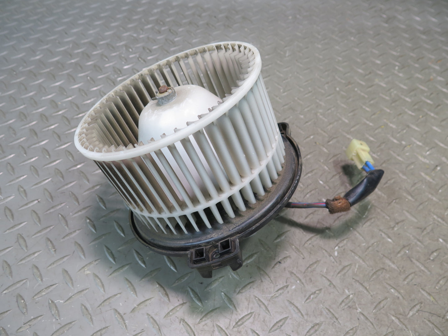 96-97 Lexus FZJ80L LX450 Front A/C Heater Blower Motor w A/C Amplifier Resistor