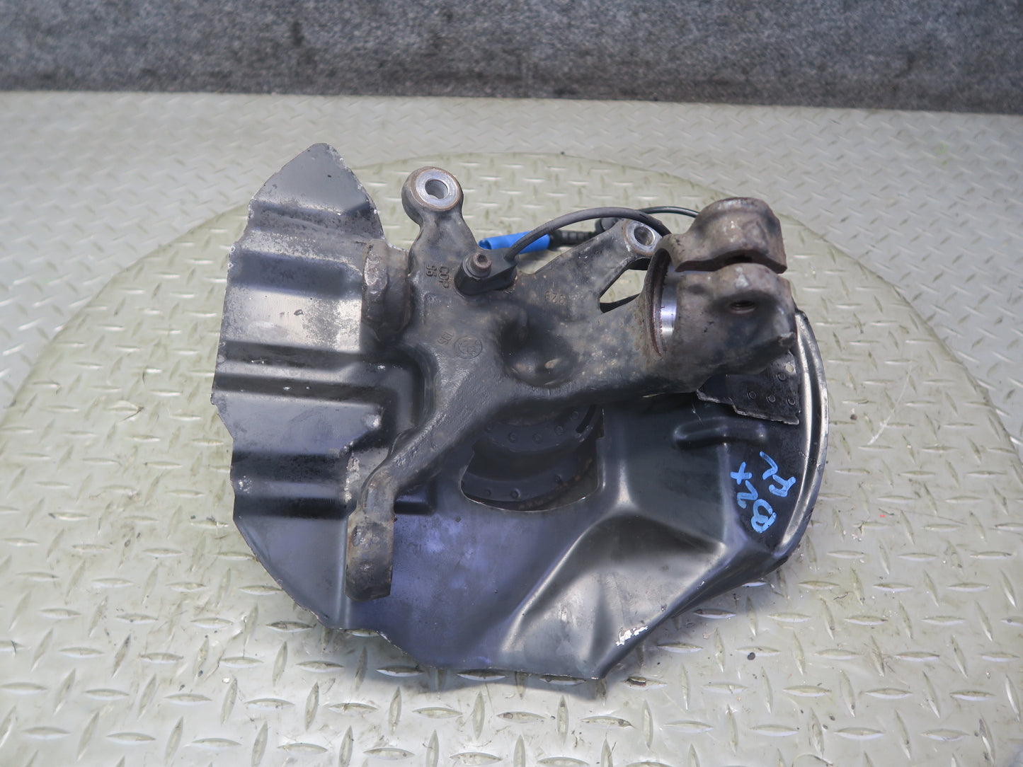 03-08 BMW E85 Z4 RWD Front Left Spindle Knuckle Wheel Hub Bearing OEM