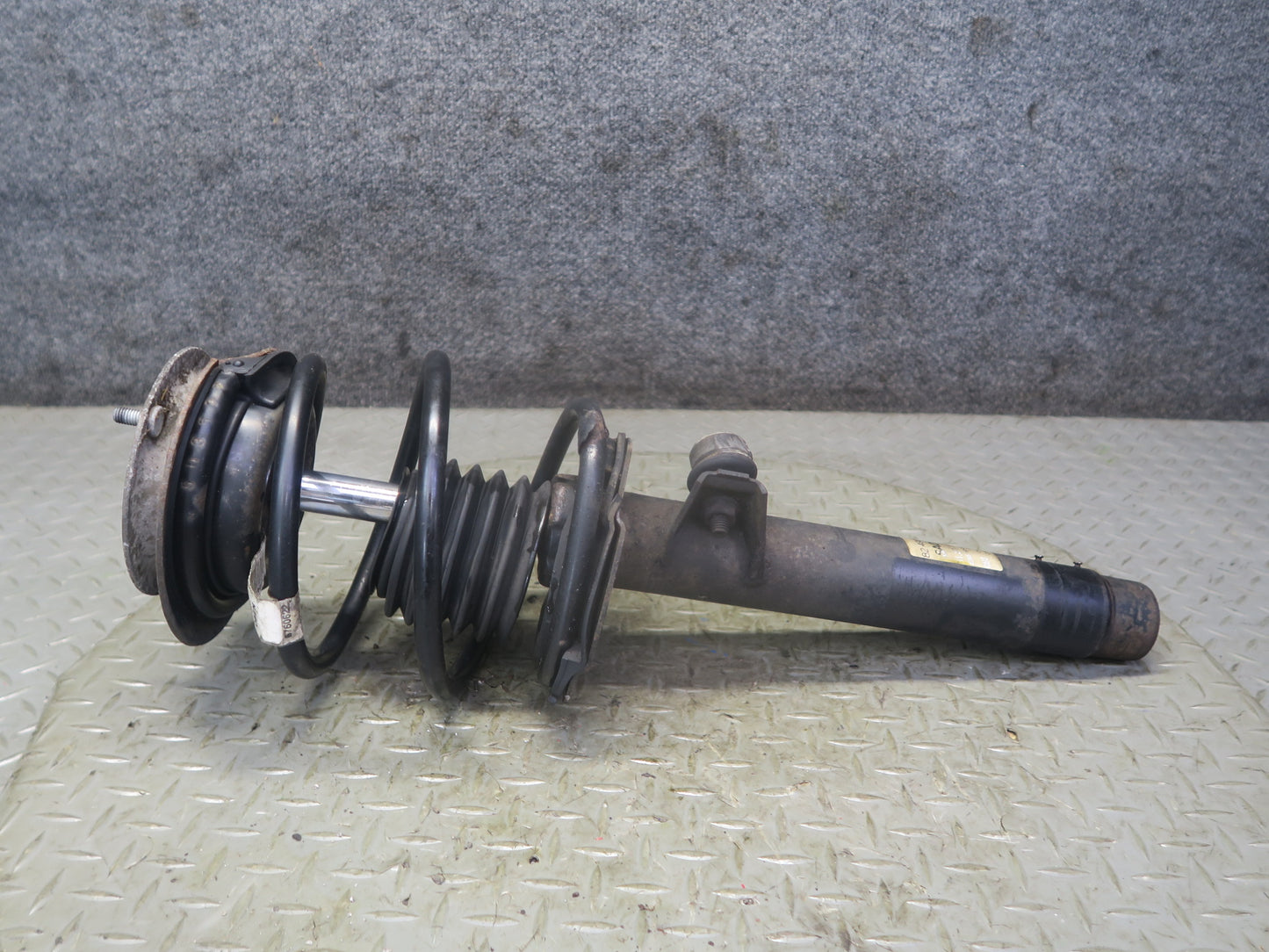 03-05 BMW E85 Z4 Set of 2 Front Left & Right Strut Shock Absorber OEM