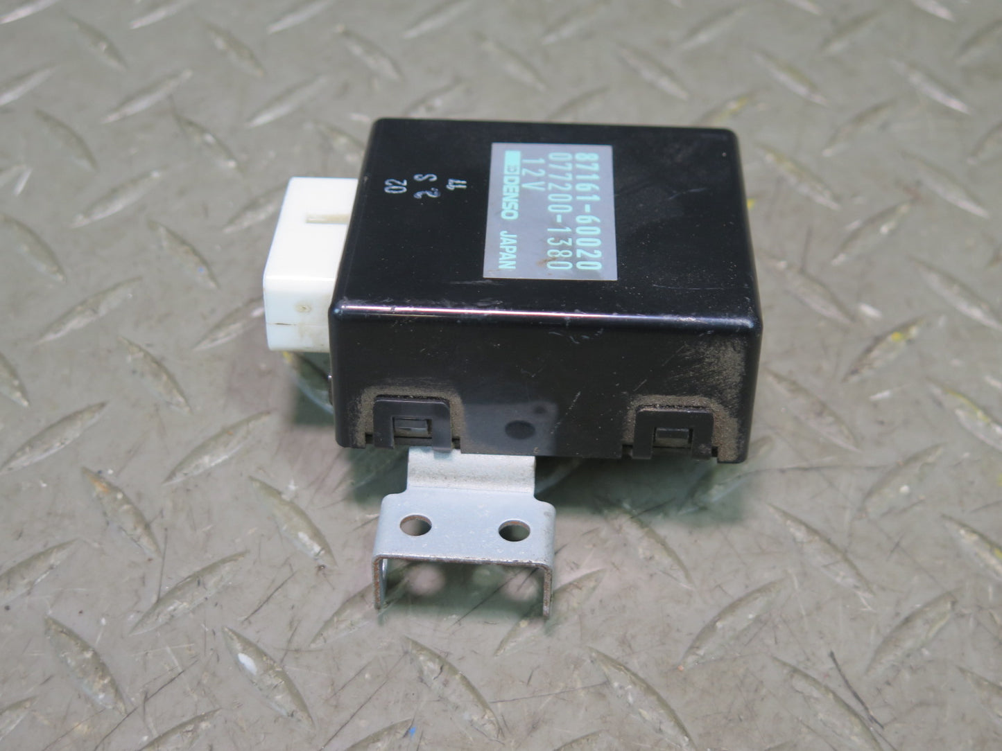 1996-1997 Lexus FZJ80L LX450 Heater Servo Motor Amplifier Control Module