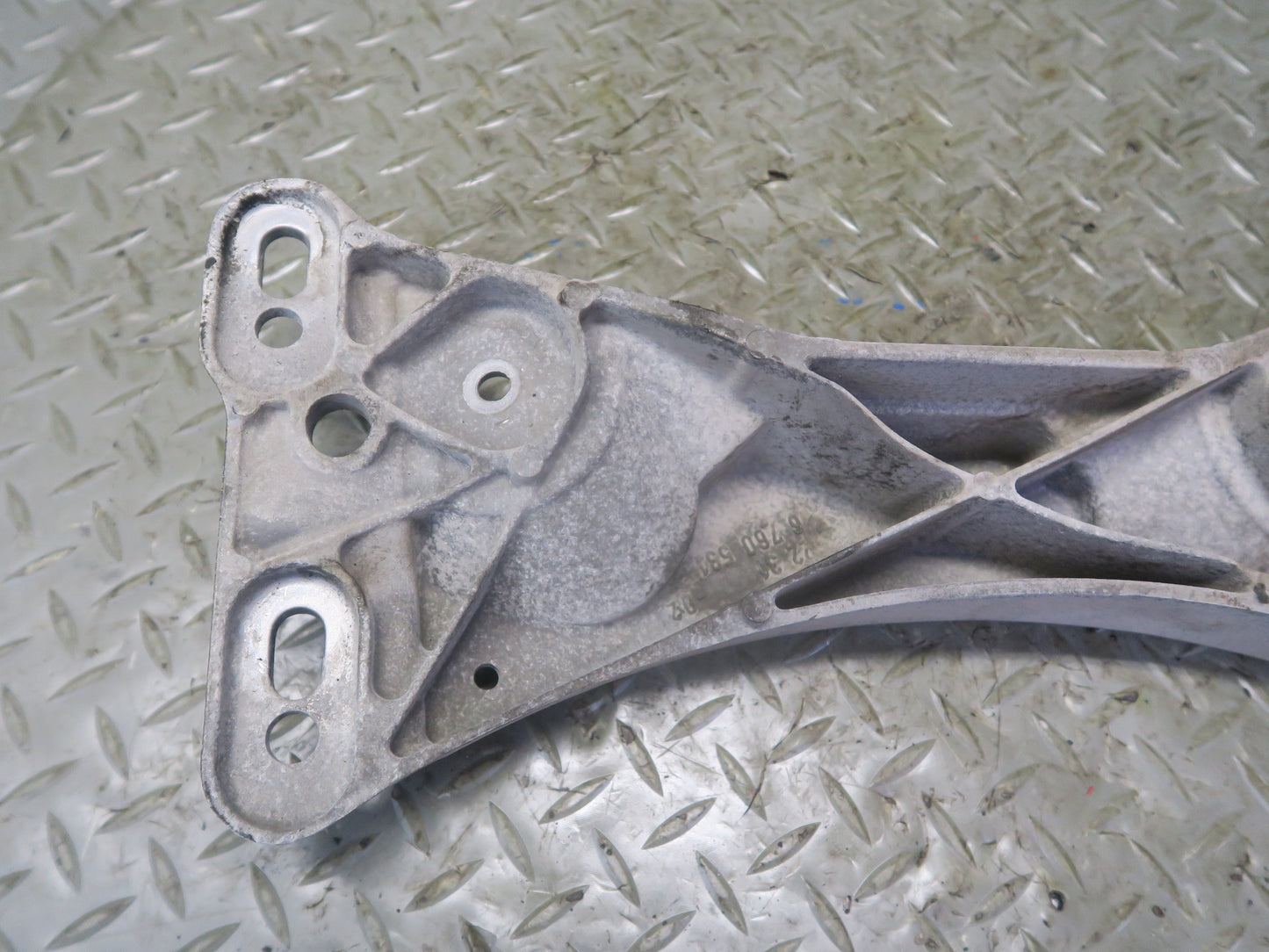03-08 BMW E85 Z4 M/T Manual Transmission Crossmember Mount Support 6760531 OEM