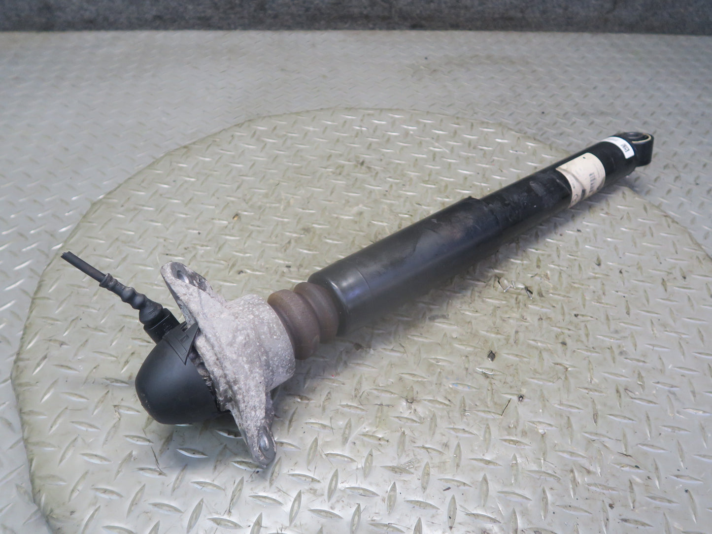 09-15 Audi TT S 8J Quattro Sport Rear Left & Right Strut Shock Absorber Set OEM