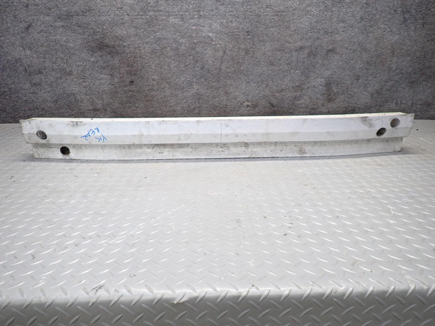 01-05 Lexus IS300 JCE10L Sedan Rear Bumper Impact Reinforcement Bar w Foam OEM